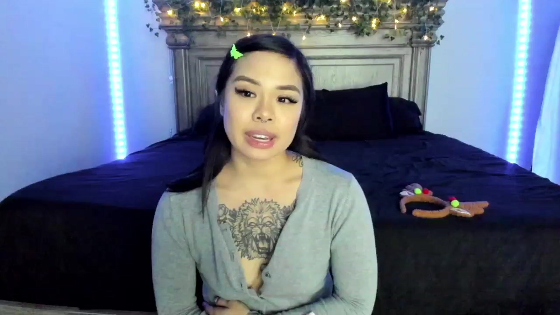 Gallery image thumbnail from dolllface's myfreecams stream on, 12/25/2022, 08:43 image 20 of 20