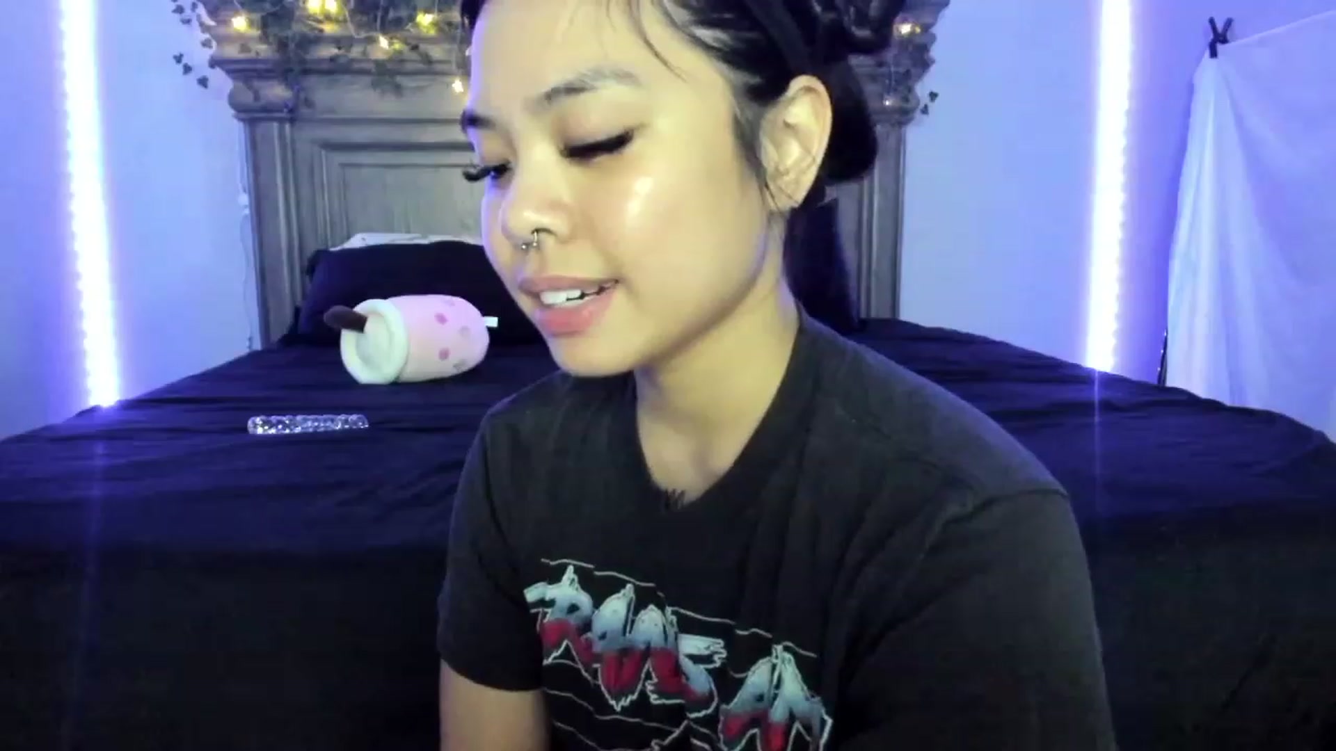Gallery image thumbnail from dolllface's myfreecams stream on, 01/02/2023, 10:03 image 20 of 20