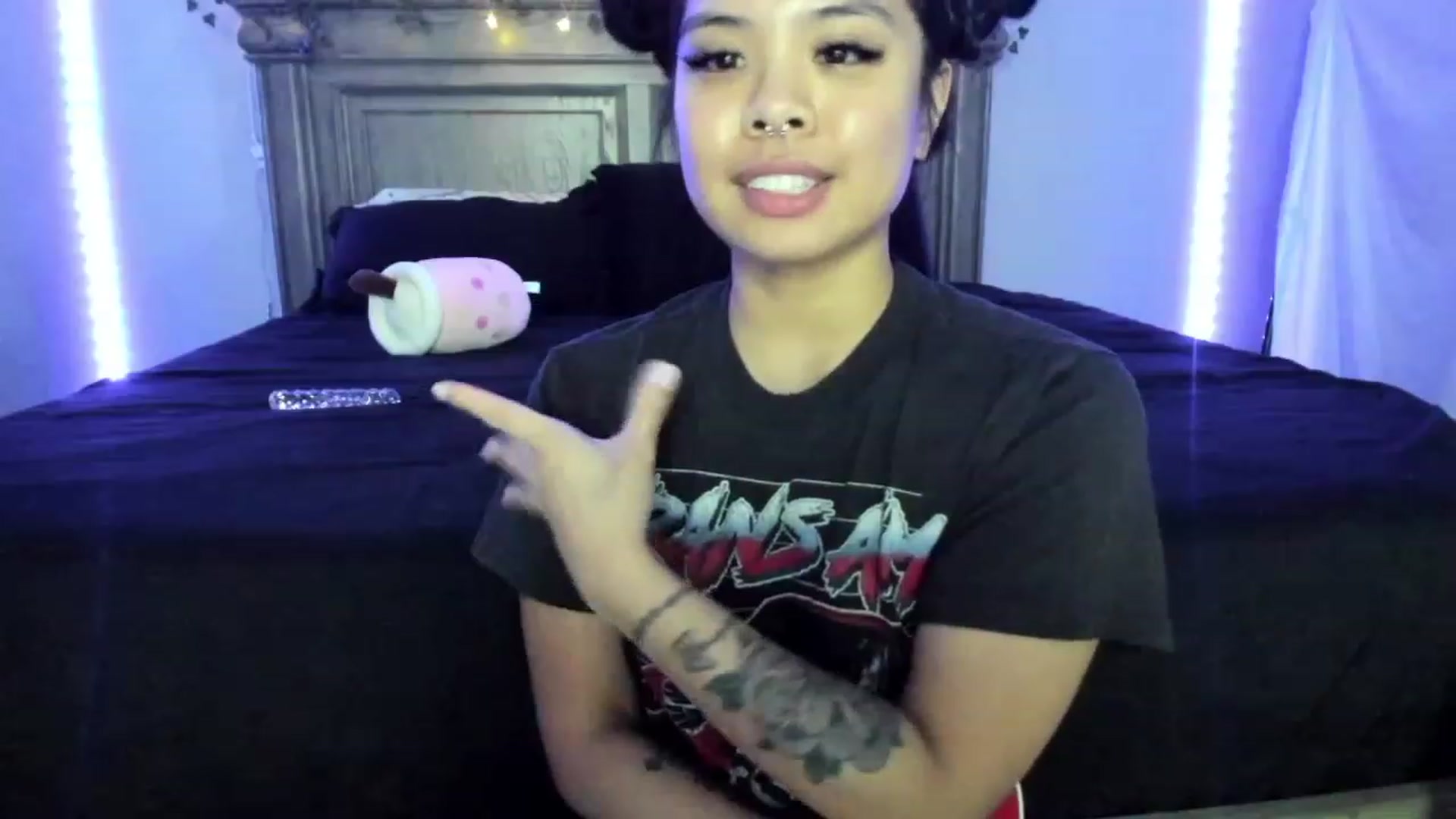 Gallery image thumbnail from dolllface's myfreecams stream on, 01/02/2023, 10:03 image 7 of 20