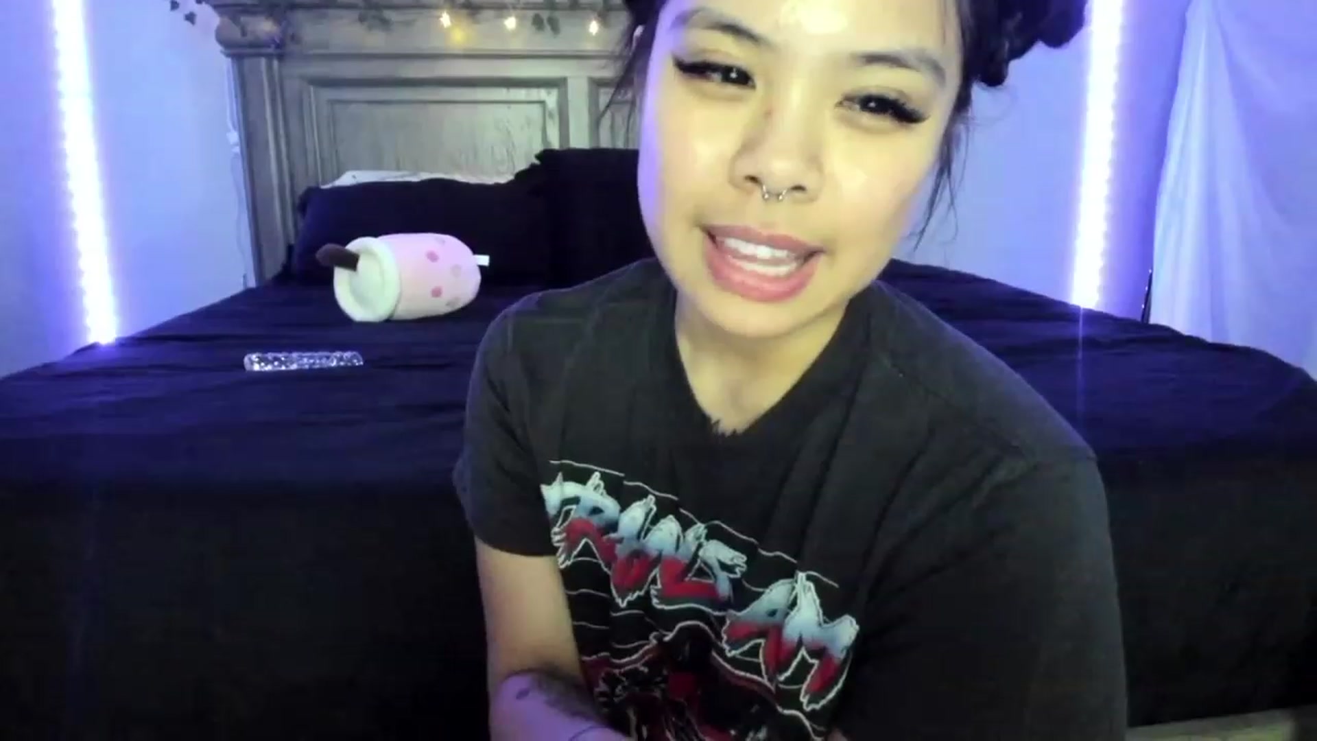 Gallery image thumbnail from dolllface's myfreecams stream on, 01/02/2023, 10:03 image 4 of 20