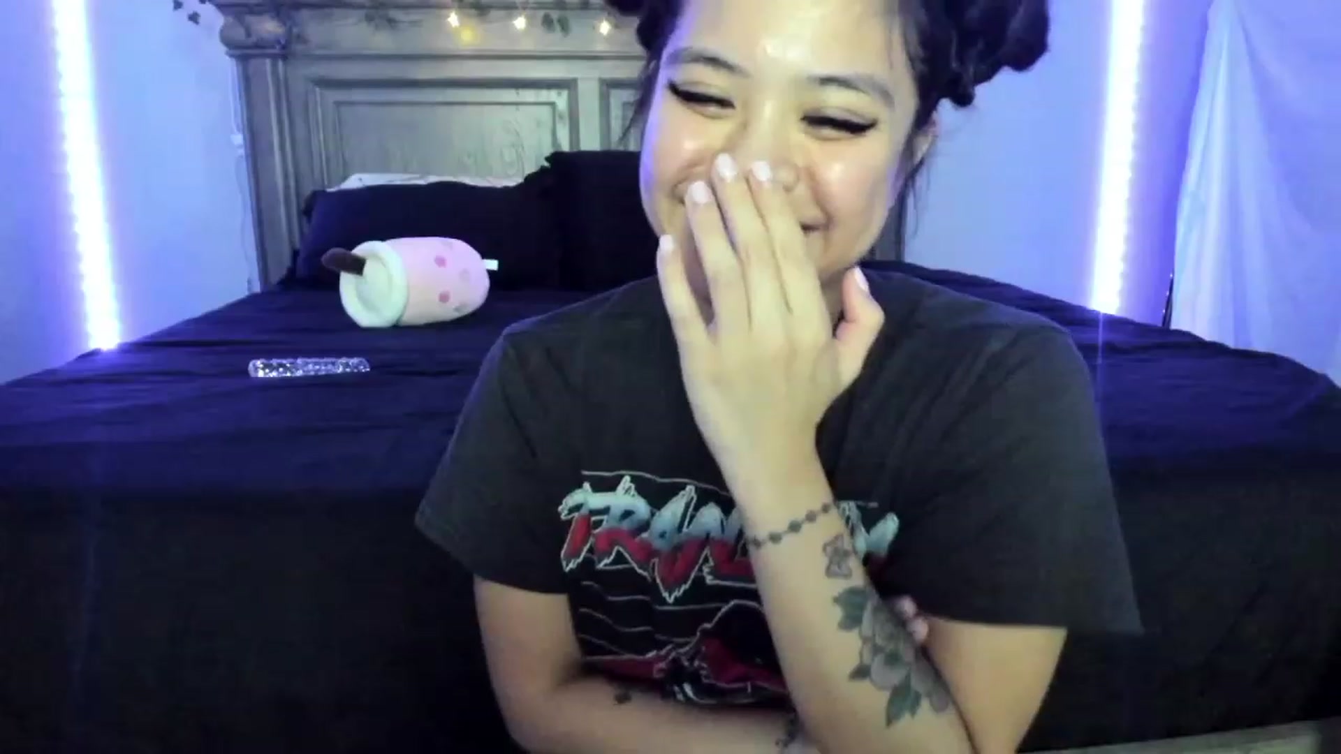 Gallery image thumbnail from dolllface's myfreecams stream on, 01/02/2023, 10:03 image 6 of 20