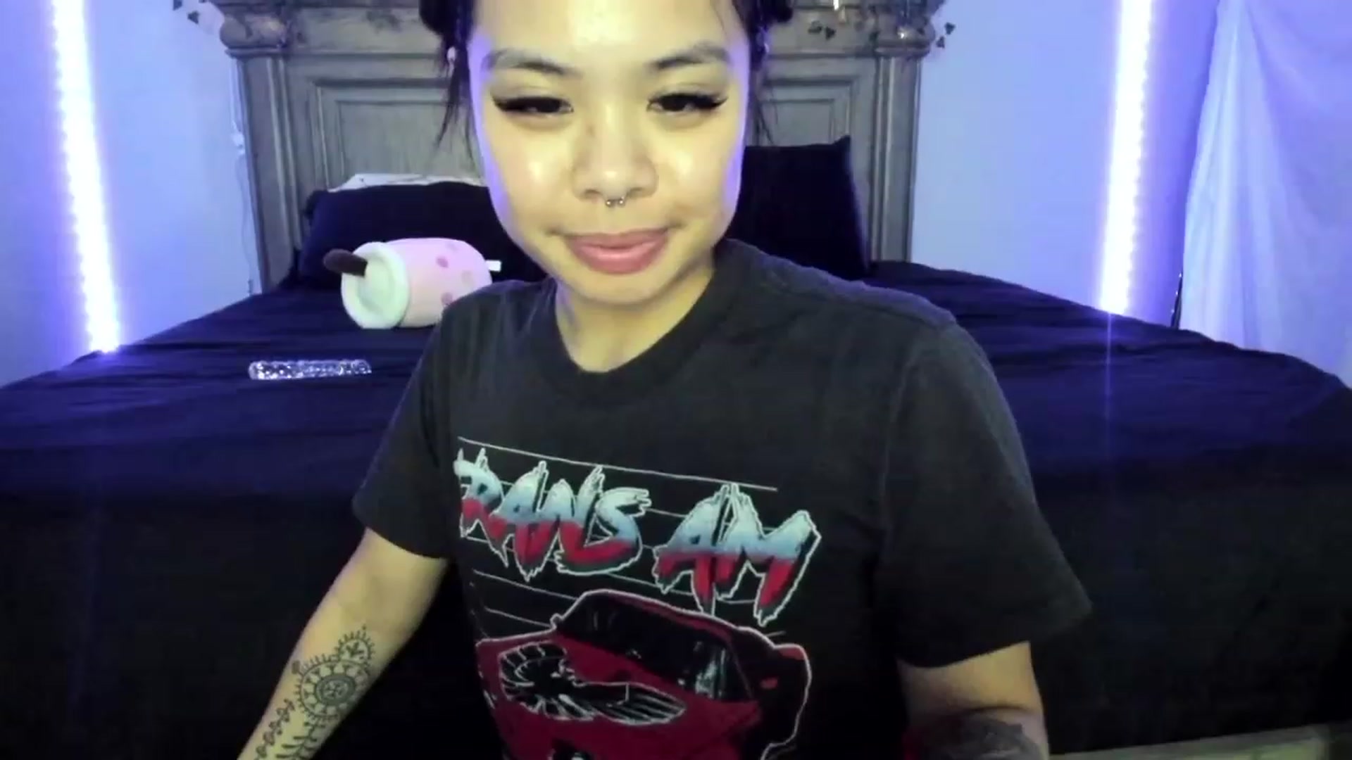 Gallery image thumbnail from dolllface's myfreecams stream on, 01/02/2023, 10:03 image 8 of 20