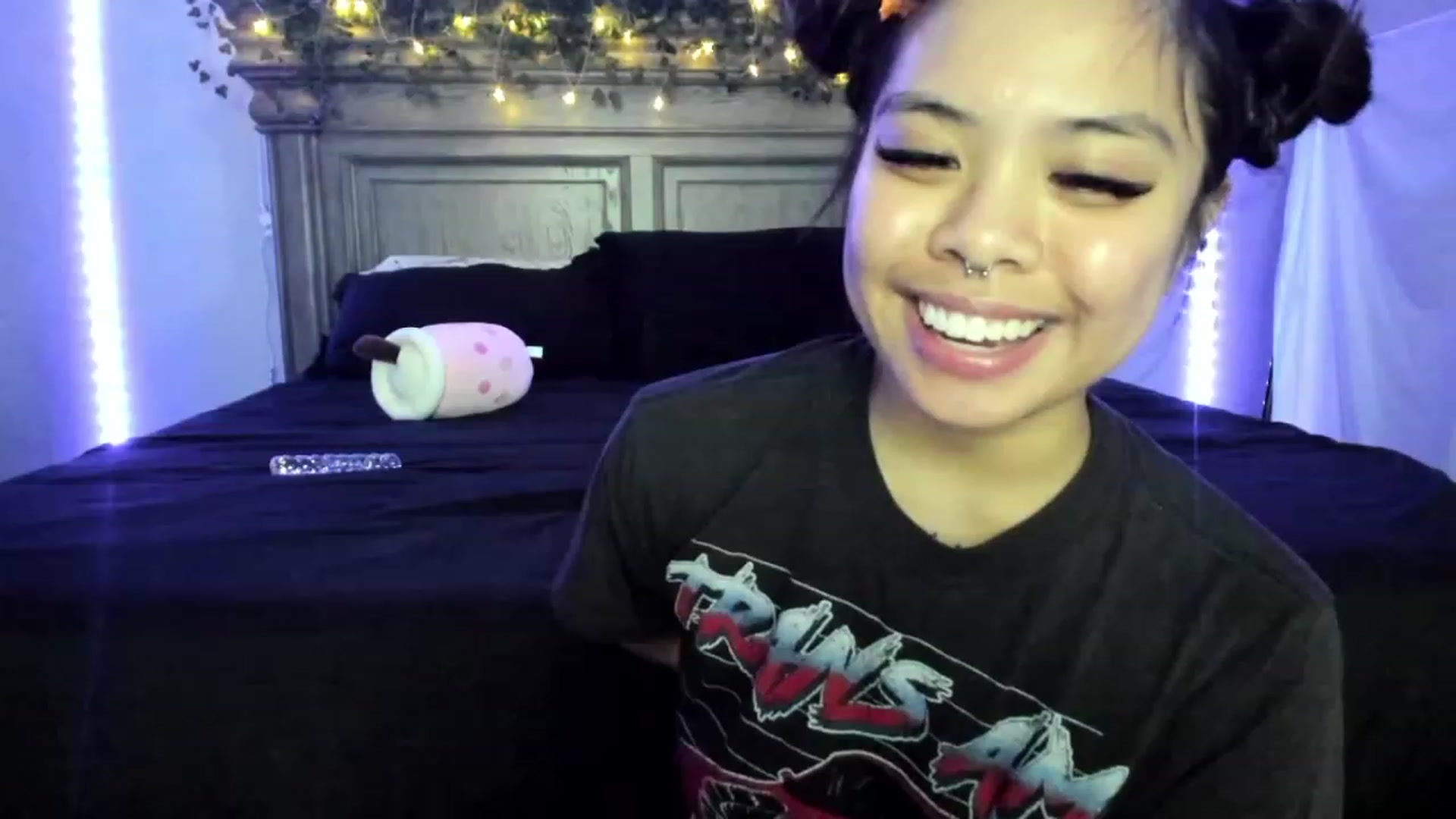 Gallery image thumbnail from dolllface's myfreecams stream on, 01/02/2023, 10:03 image 14 of 20