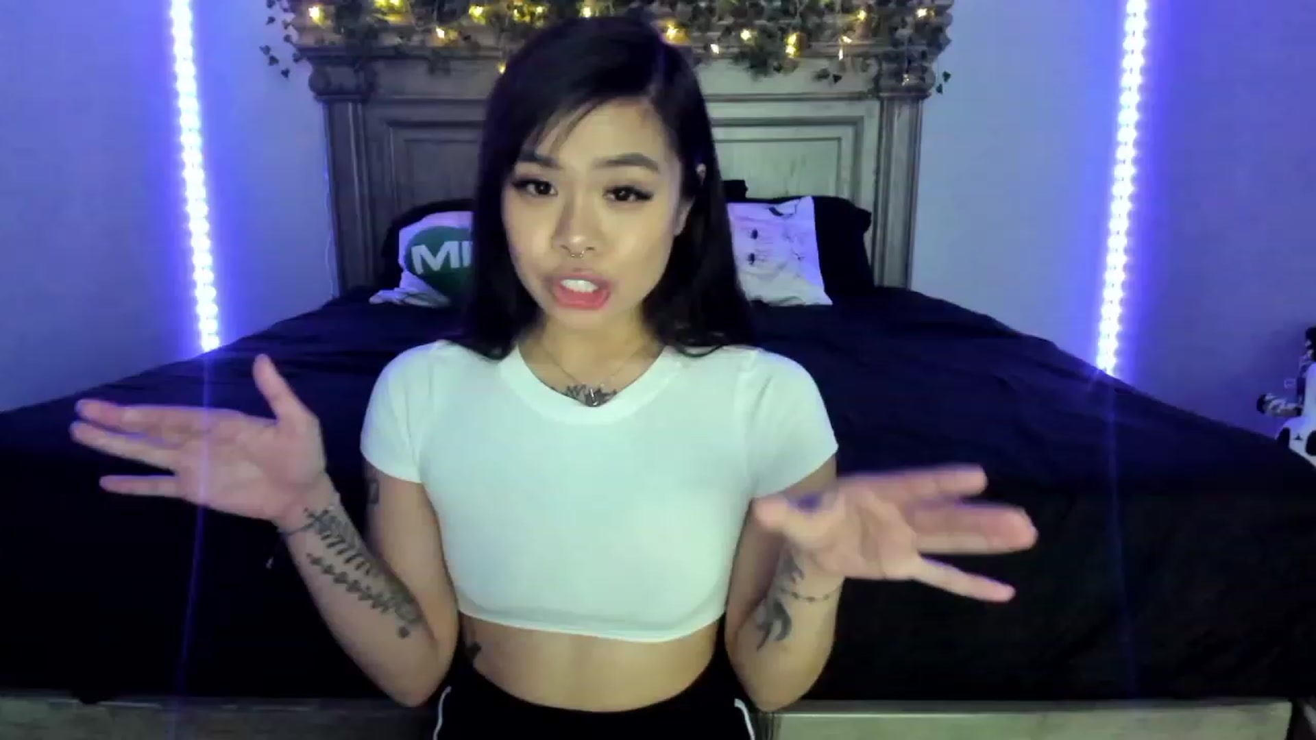 Gallery image thumbnail from dolllface's myfreecams stream on, 01/18/2023, 08:29 image 4 of 20