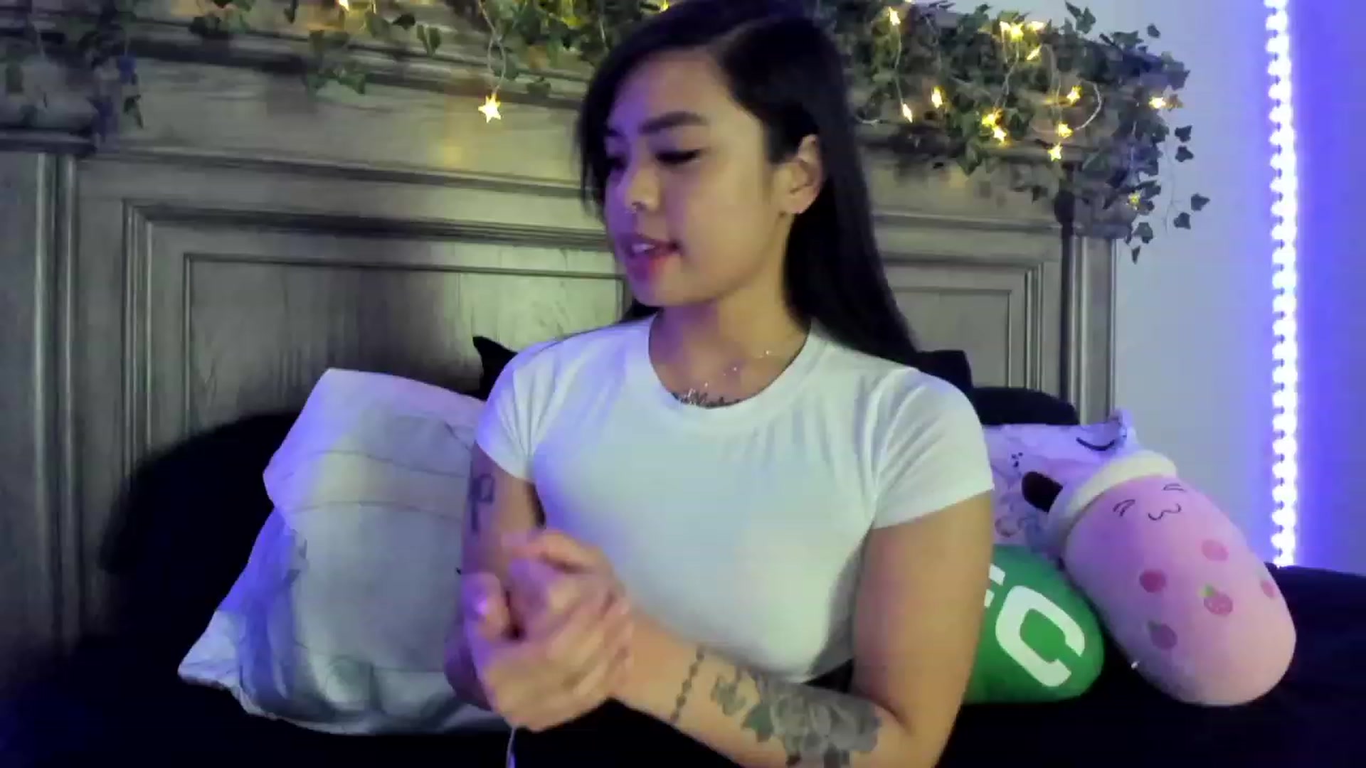 Gallery image thumbnail from dolllface's myfreecams stream on, 01/18/2023, 10:41 image 16 of 20