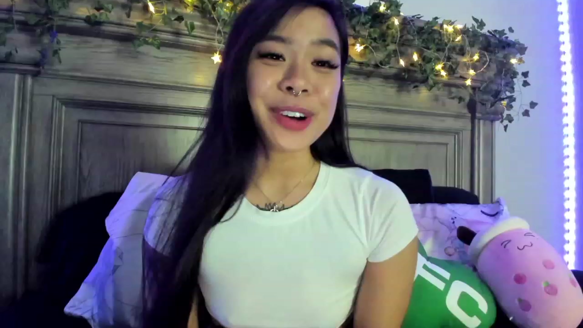 Gallery image thumbnail from dolllface's myfreecams stream on, 01/18/2023, 10:41 image 13 of 20