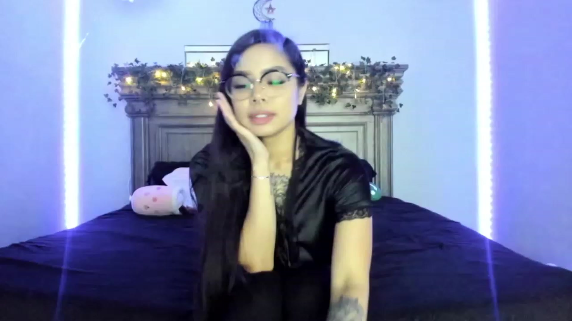 Gallery image thumbnail from dolllface's myfreecams stream on, 01/20/2023, 10:19 image 4 of 20