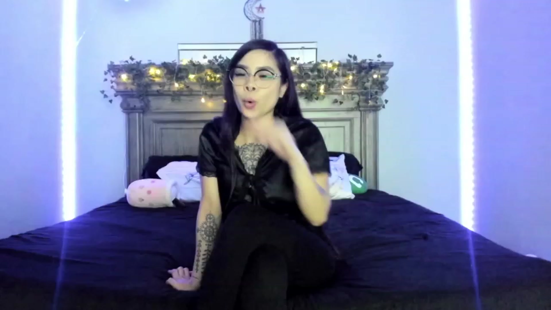 Gallery image thumbnail from dolllface's myfreecams stream on, 01/20/2023, 10:19 image 2 of 20