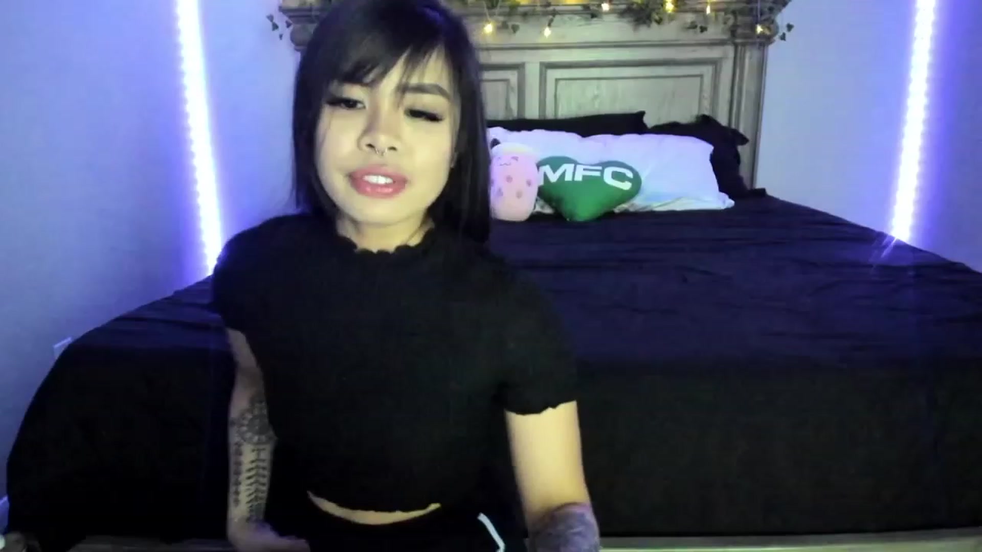 Gallery image thumbnail from dolllface's myfreecams stream on, 01/28/2023, 08:55 image 6 of 20