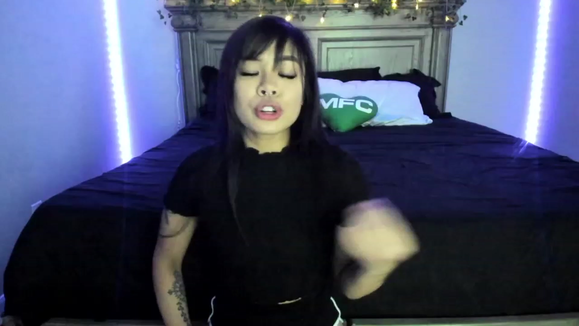 Gallery image thumbnail from dolllface's myfreecams stream on, 01/28/2023, 08:55 image 11 of 20
