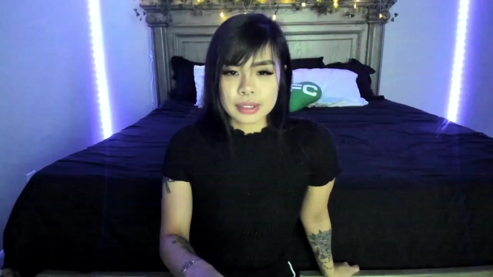 Gallery image thumbnail from dolllface's myfreecams stream on, 01/28/2023, 08:55 image 9 of 20