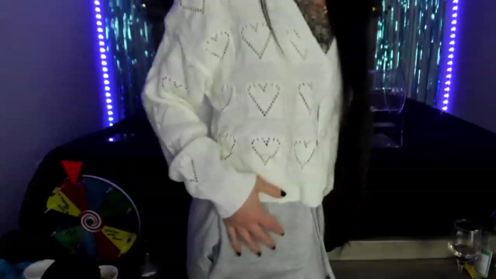 Gallery image thumbnail from dolllface's myfreecams stream on, 03/04/2023, 10:51 image 6 of 20
