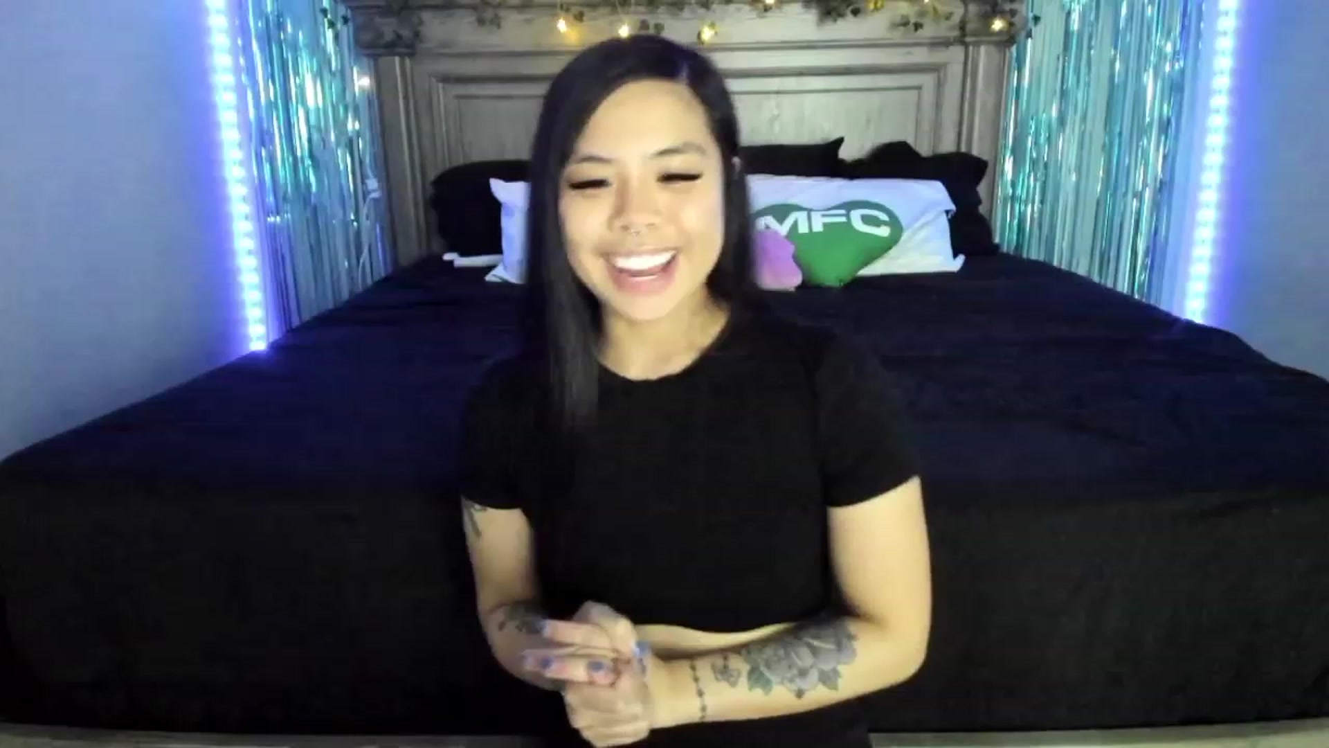 Gallery image thumbnail from dolllface's myfreecams stream on, 04/08/2023, 07:24 image 8 of 20
