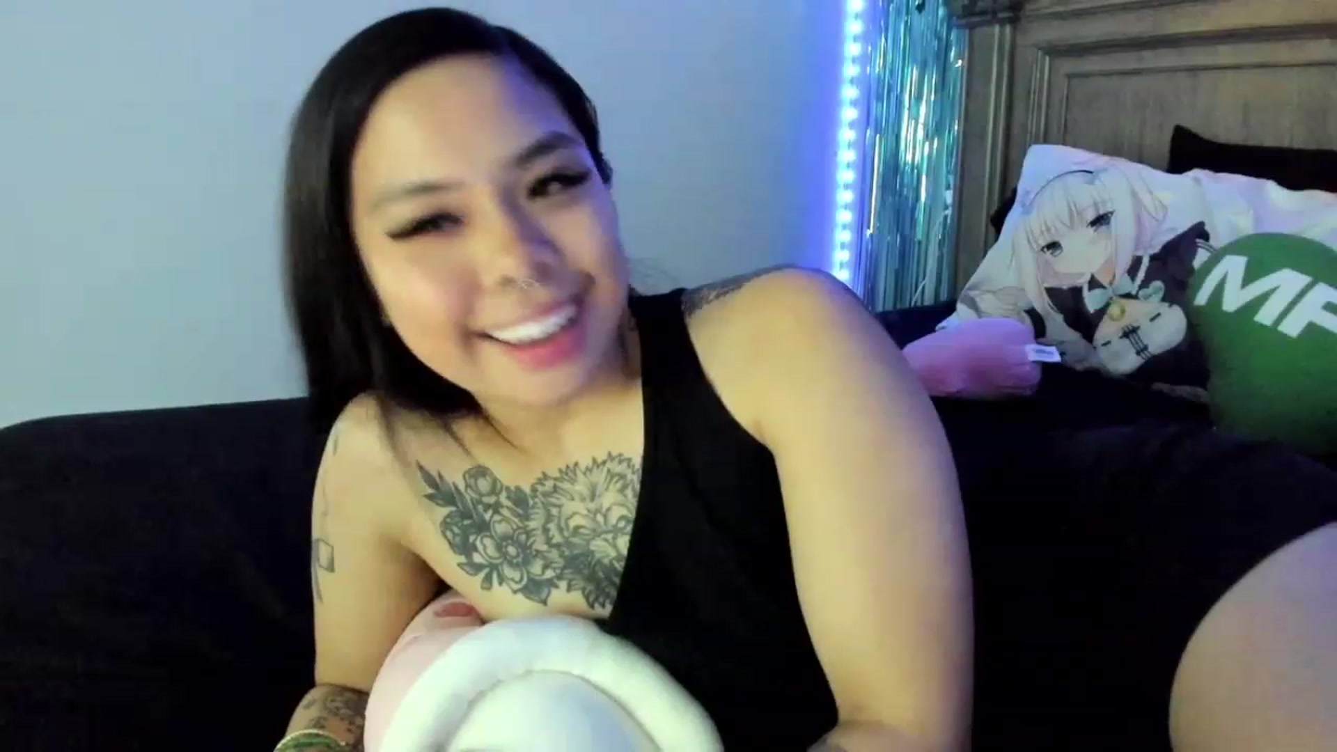 Gallery image thumbnail from dolllface's myfreecams stream on, 04/12/2023, 08:11 image 9 of 20