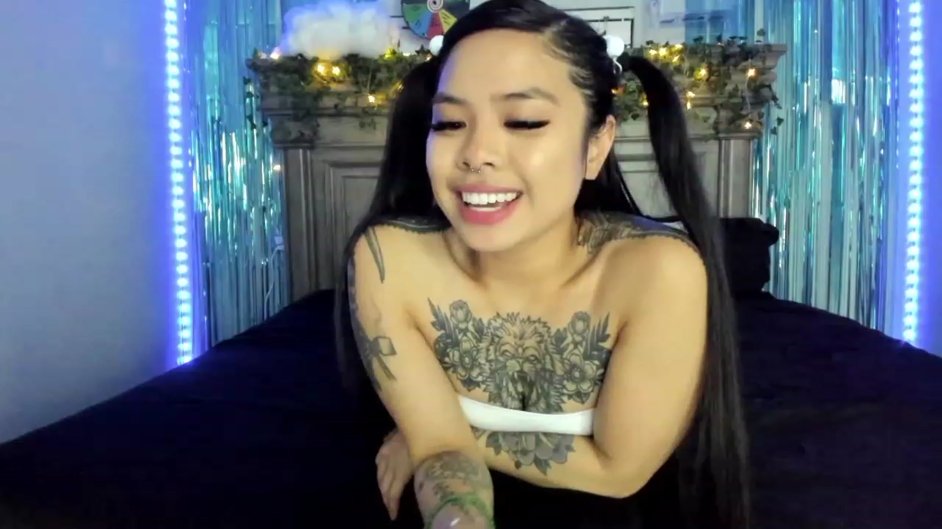 Gallery image thumbnail from dolllface's myfreecams stream on, 04/17/2023, 09:26 image 7 of 20