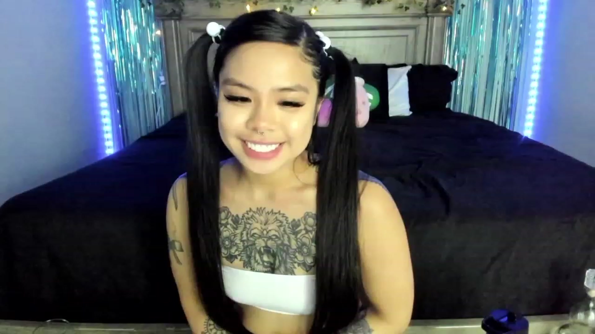 Gallery image thumbnail from dolllface's myfreecams stream on, 04/17/2023, 09:26 image 6 of 20
