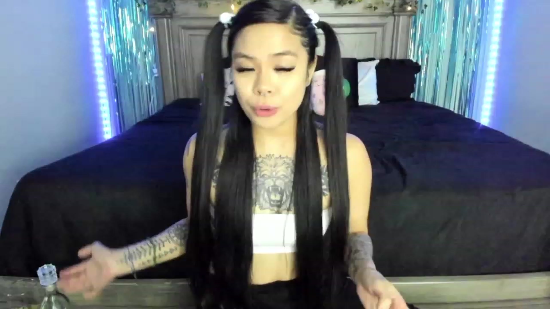 Gallery image thumbnail from dolllface's myfreecams stream on, 04/17/2023, 09:26 image 4 of 20