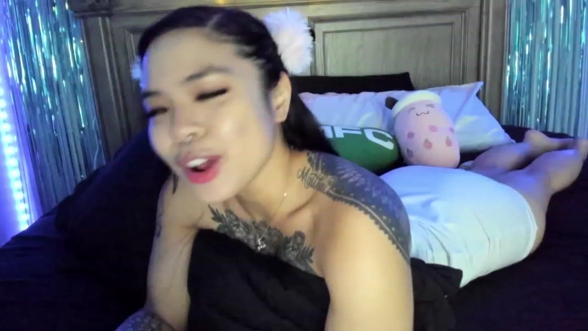 Gallery image thumbnail from dolllface's myfreecams stream on, 04/22/2023, 08:48 image 16 of 20