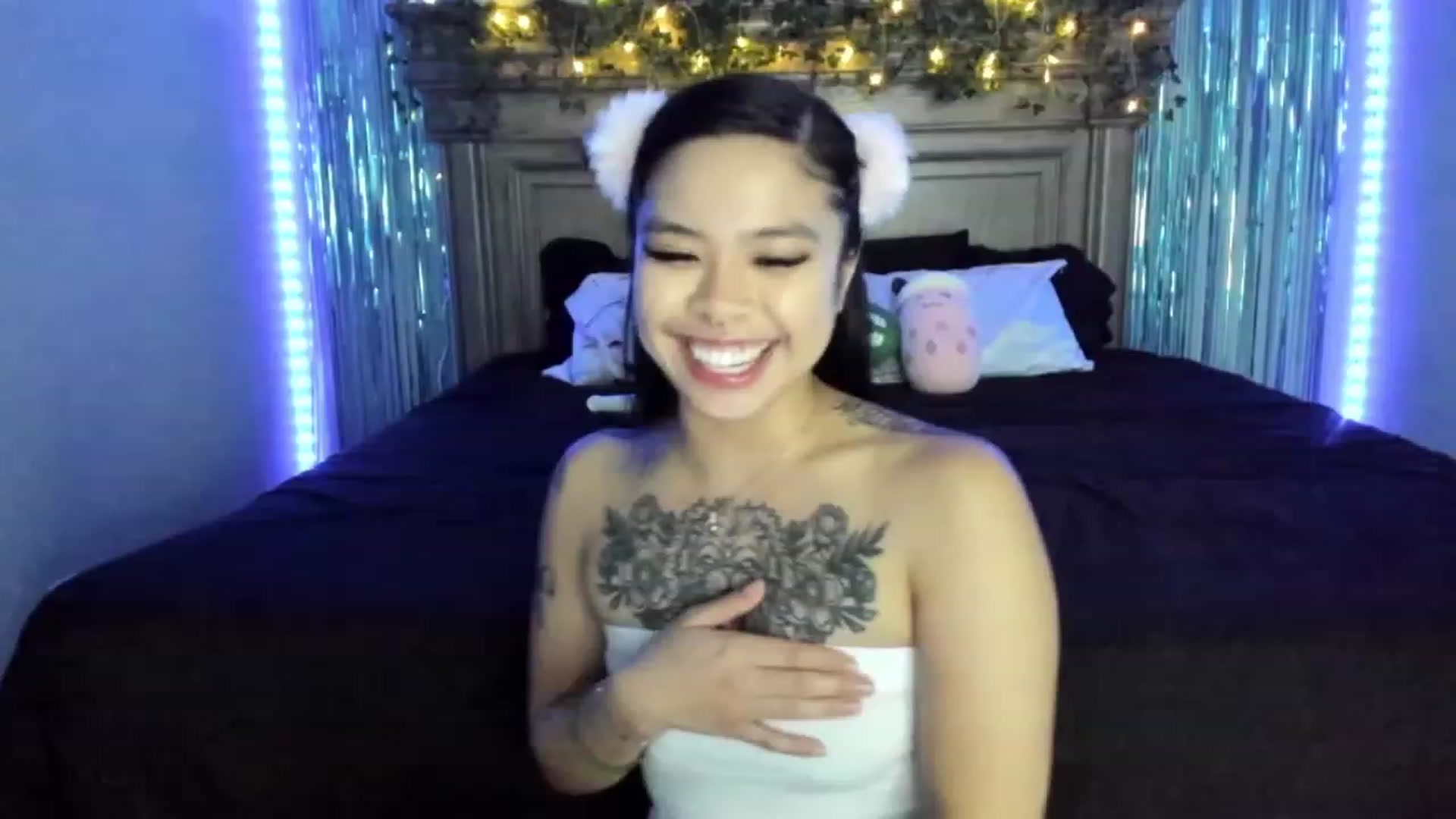 Gallery image thumbnail from dolllface's myfreecams stream on, 04/22/2023, 08:48 image 5 of 20