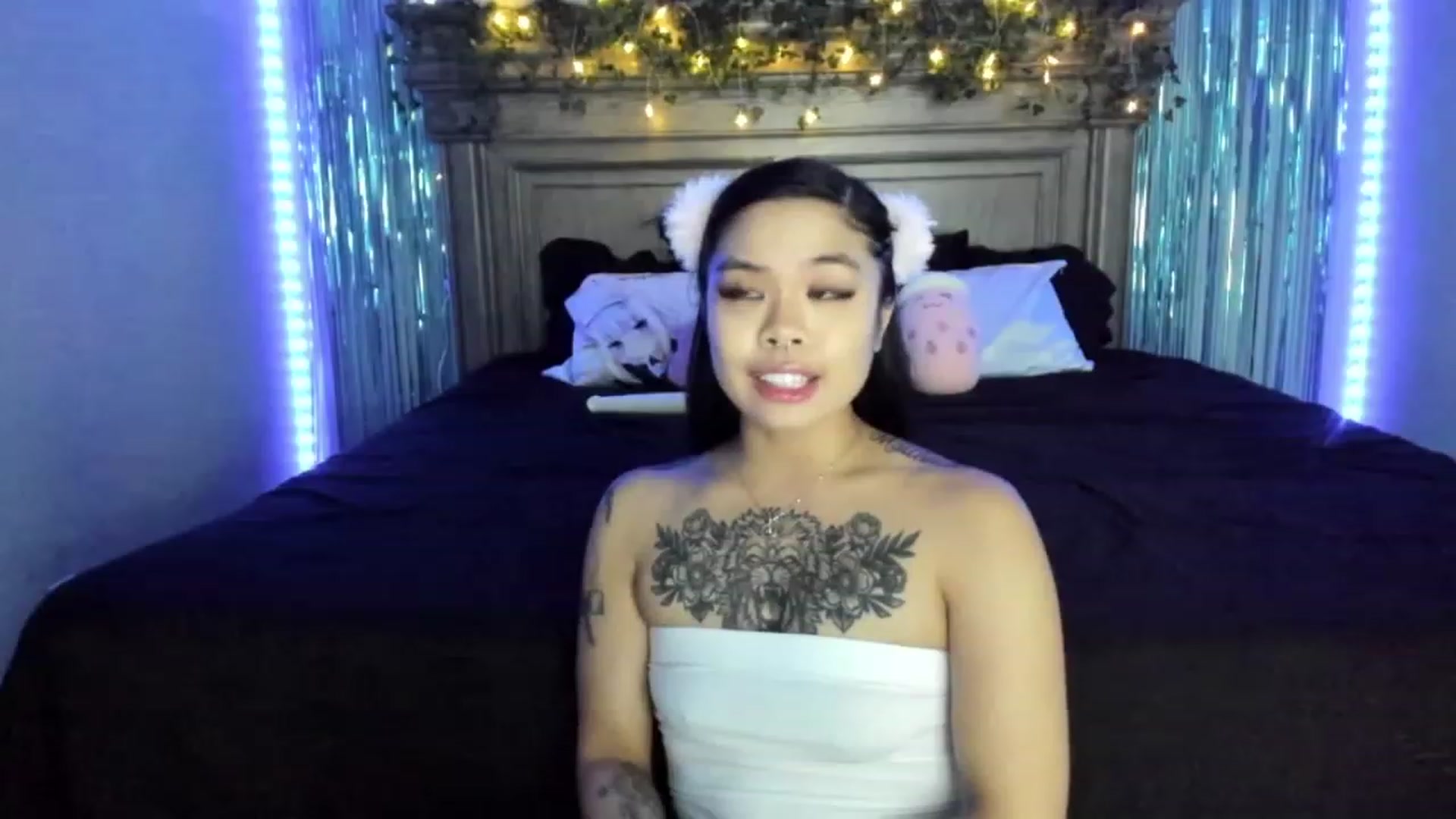 Gallery image thumbnail from dolllface's myfreecams stream on, 04/22/2023, 08:48 image 4 of 20