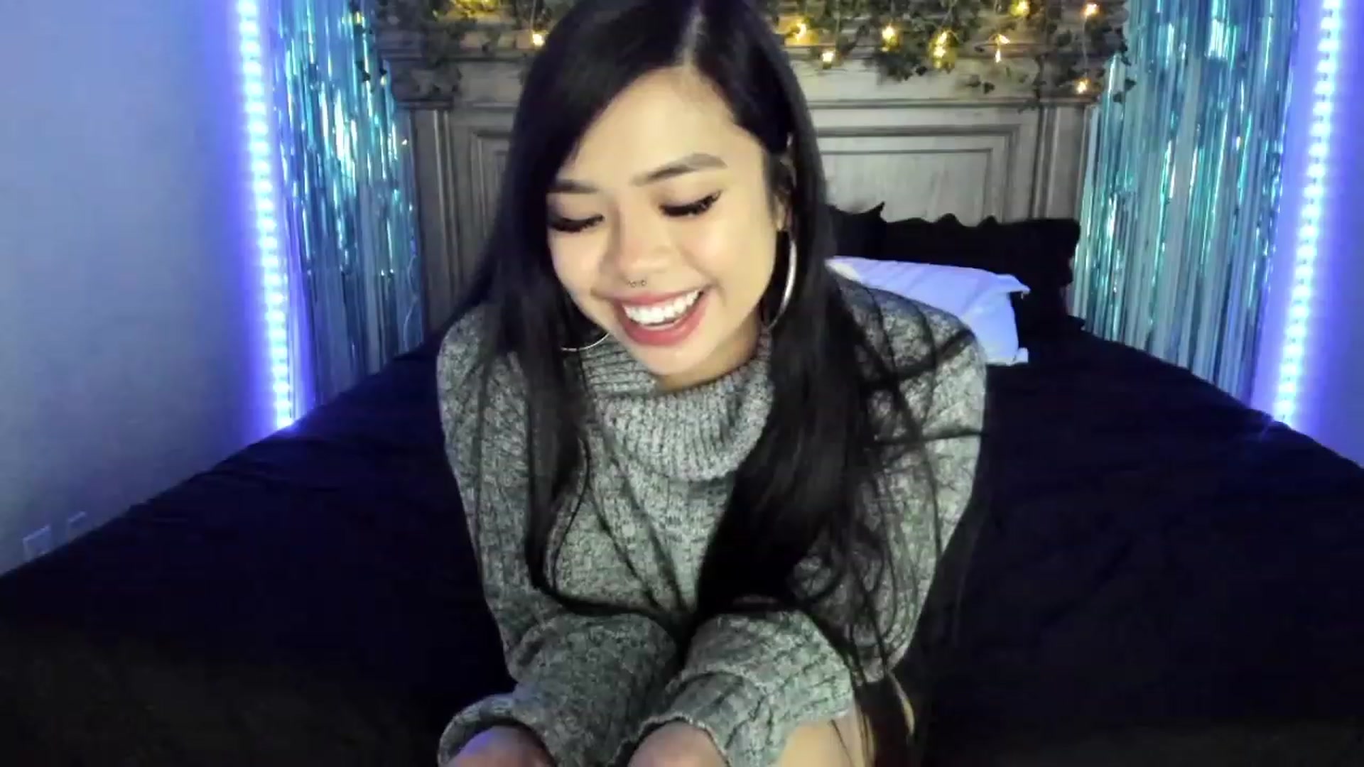 Gallery image thumbnail from dolllface's myfreecams stream on, 04/25/2023, 08:47 image 11 of 20