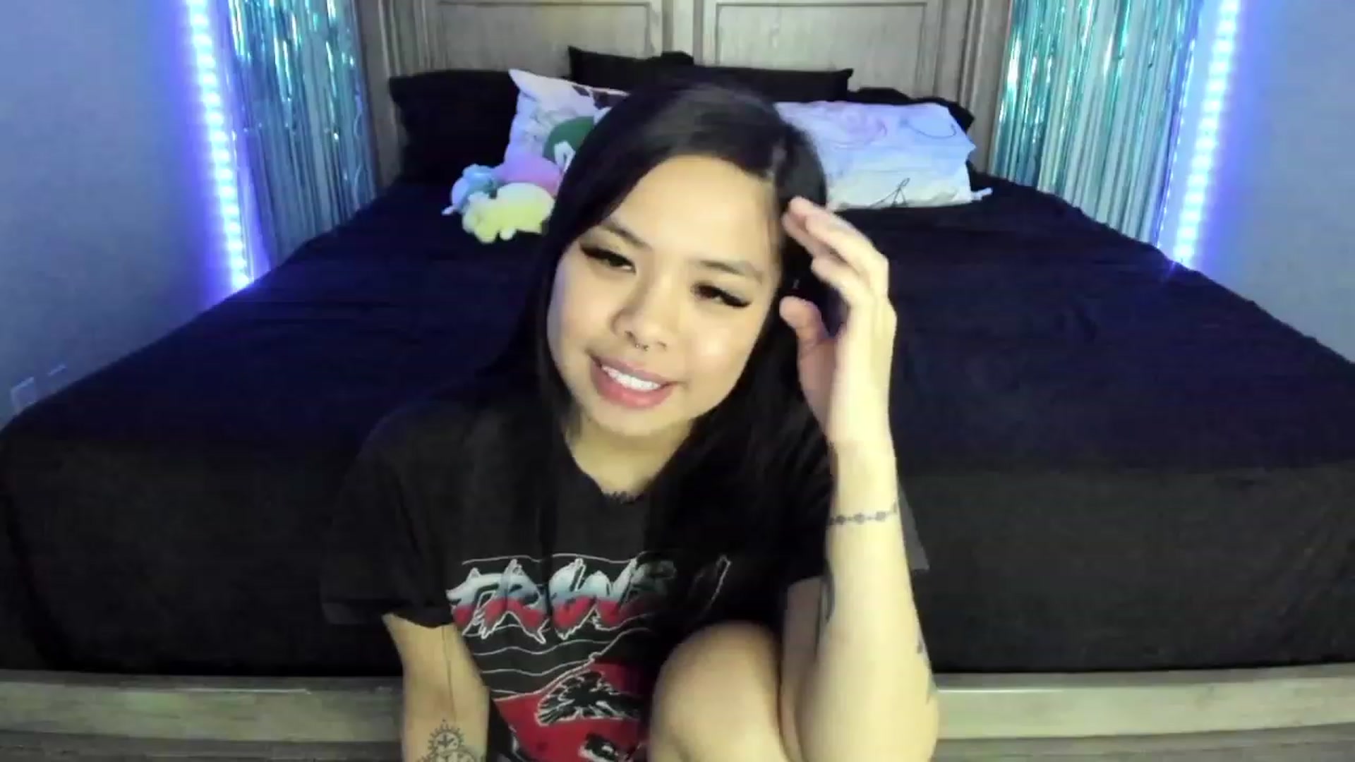 Gallery image thumbnail from dolllface's myfreecams stream on, 04/29/2023, 08:53 image 7 of 20