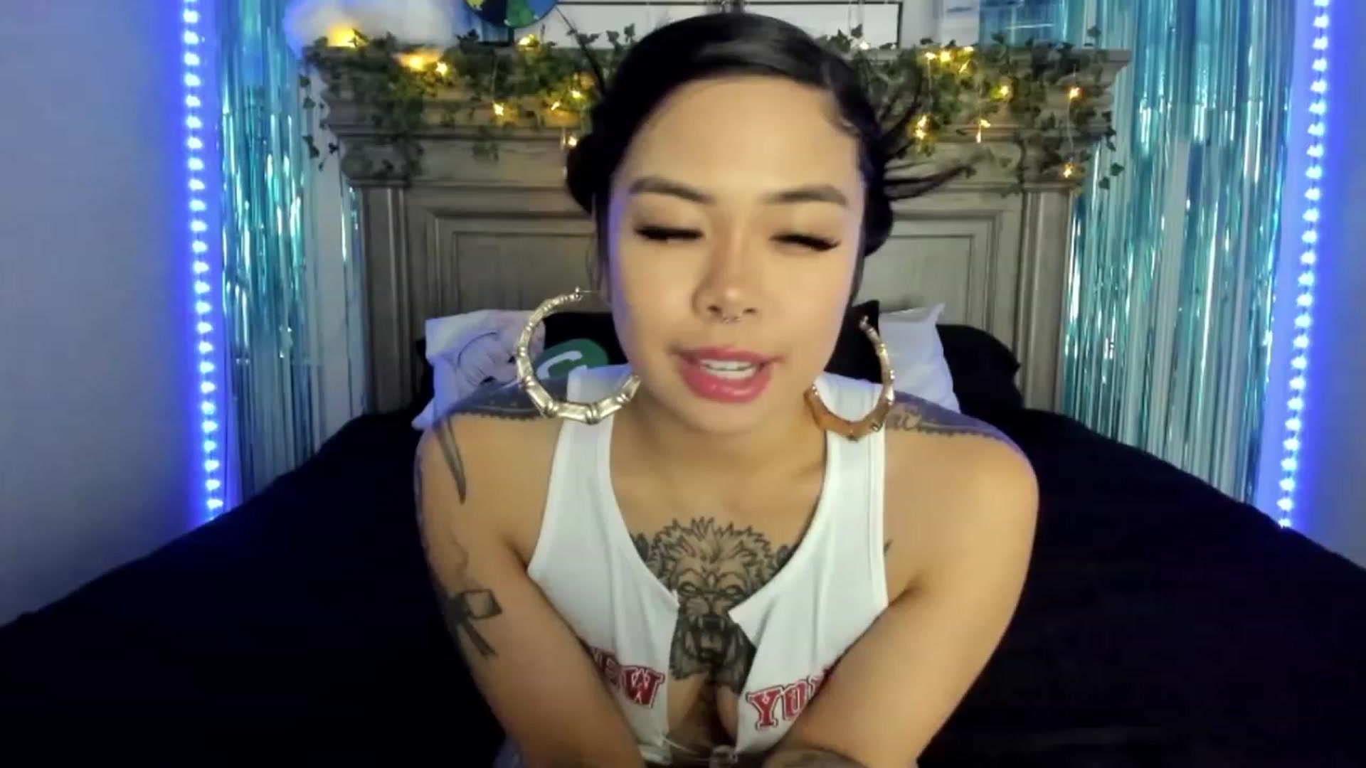 Gallery image thumbnail from dolllface's myfreecams stream on, 05/03/2023, 06:44 image 15 of 20