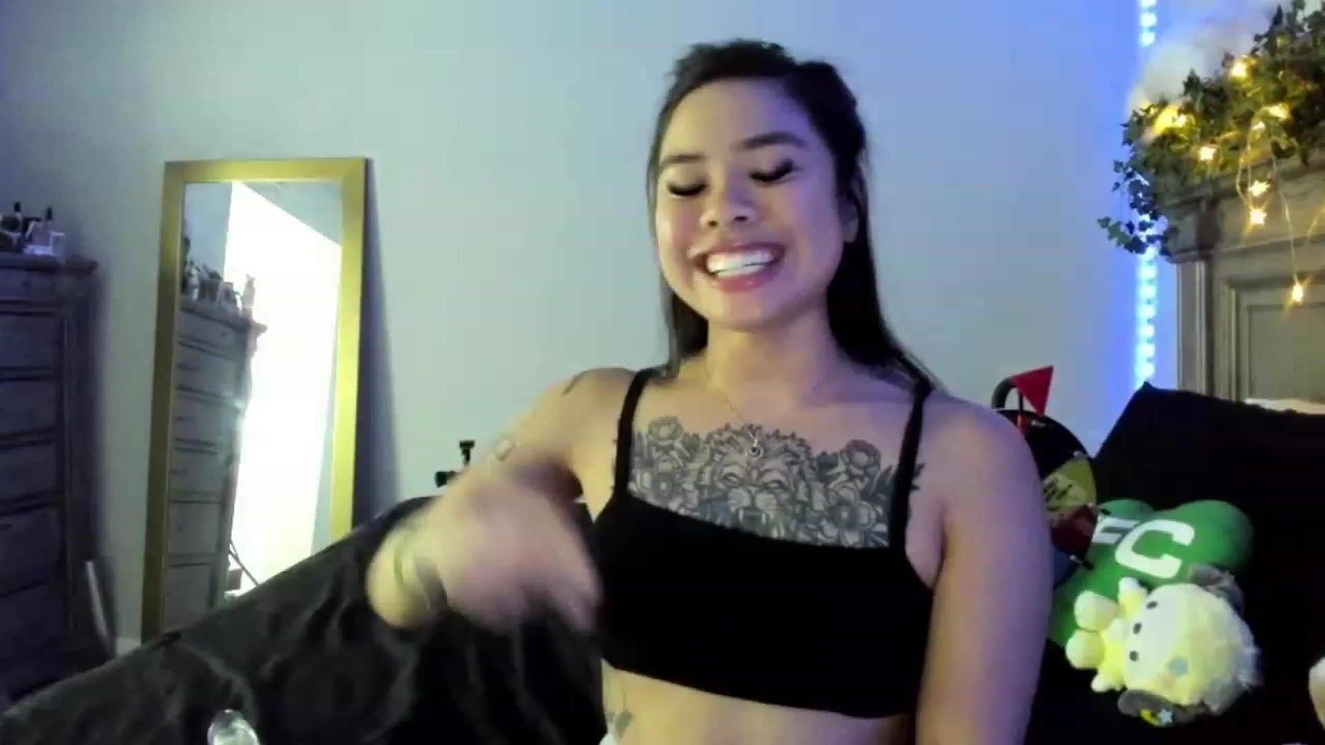 Gallery image thumbnail from dolllface's myfreecams stream on, 05/28/2023, 08:58 image 20 of 20