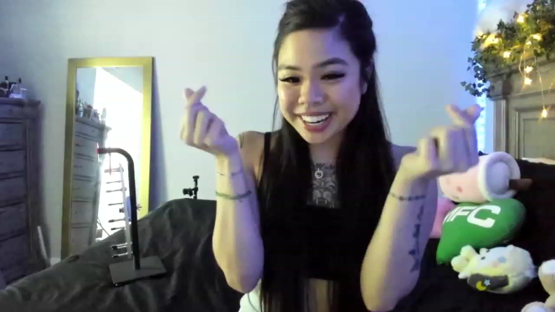 Gallery image thumbnail from dolllface's myfreecams stream on, 05/28/2023, 08:58 image 13 of 20