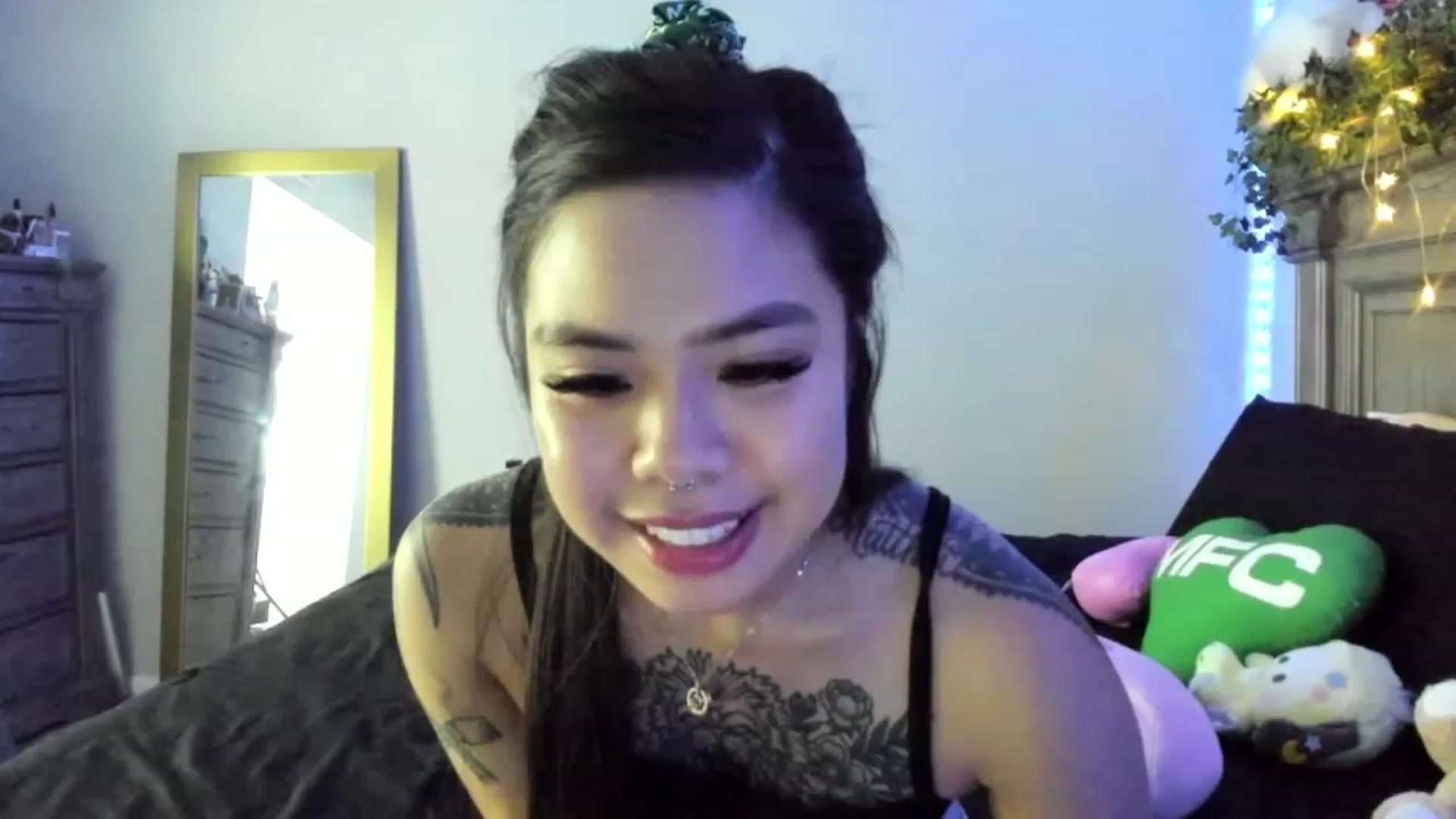 Gallery image thumbnail from dolllface's myfreecams stream on, 05/28/2023, 08:58 image 9 of 20