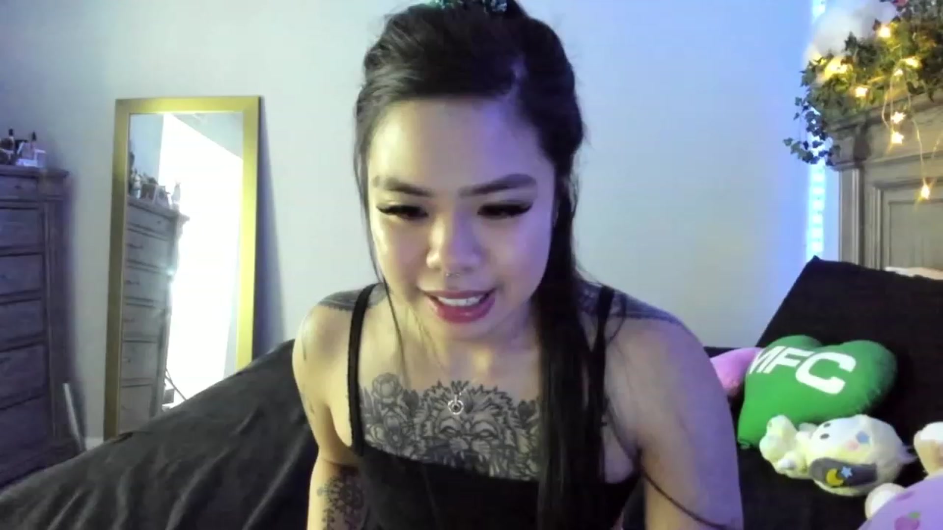 Gallery image thumbnail from dolllface's myfreecams stream on, 05/28/2023, 08:58 image 4 of 20