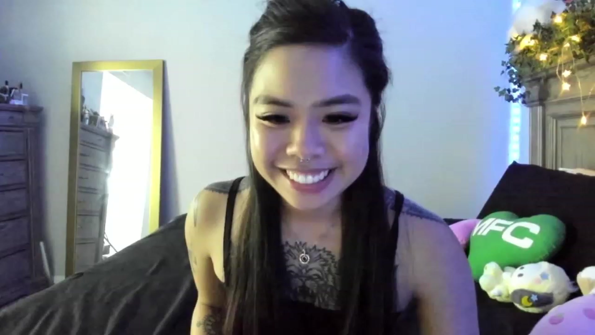 Gallery image thumbnail from dolllface's myfreecams stream on, 05/28/2023, 08:58 image 1 of 20