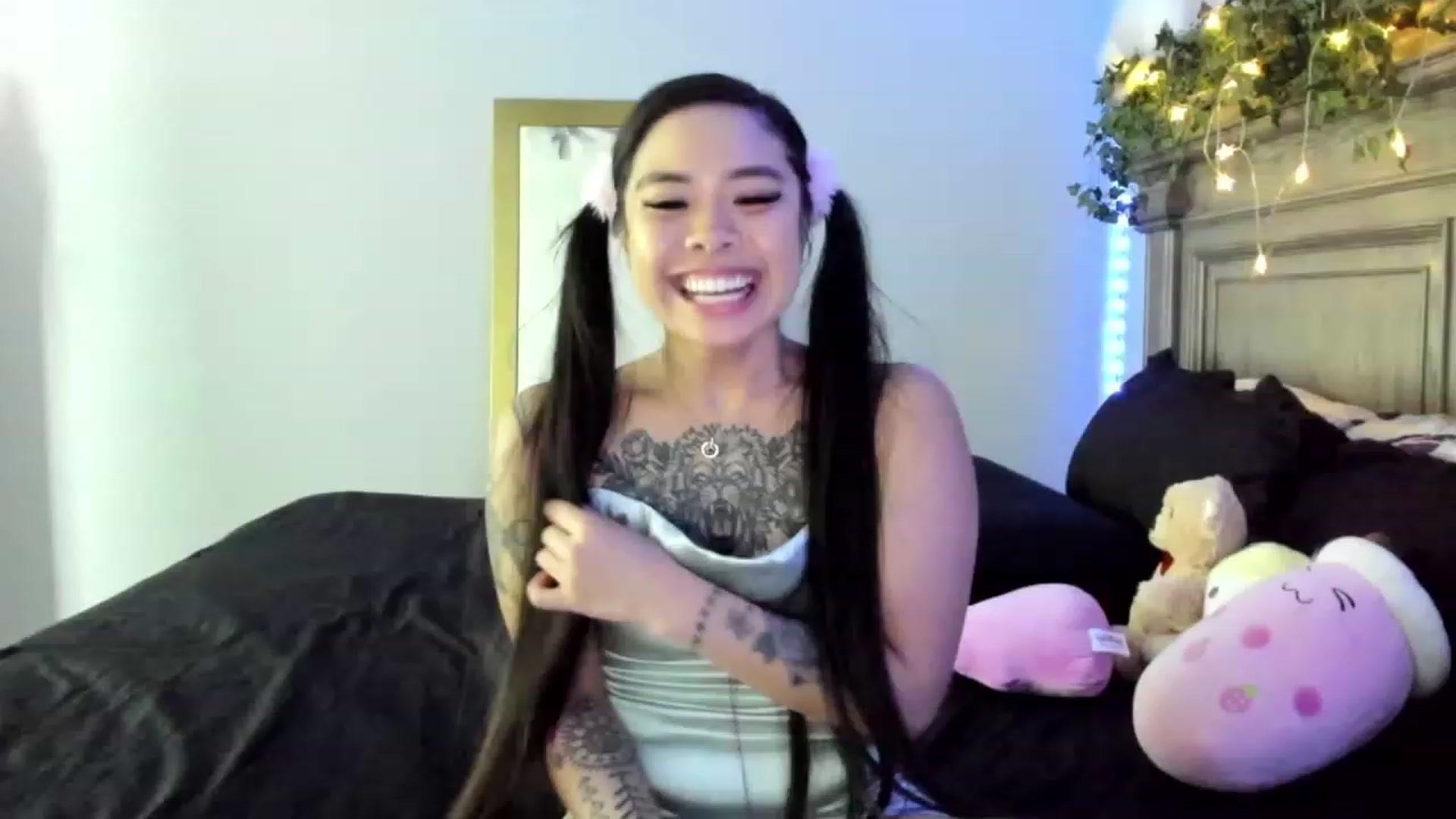 Gallery image thumbnail from dolllface's myfreecams stream on, 05/30/2023, 09:59 image 8 of 20