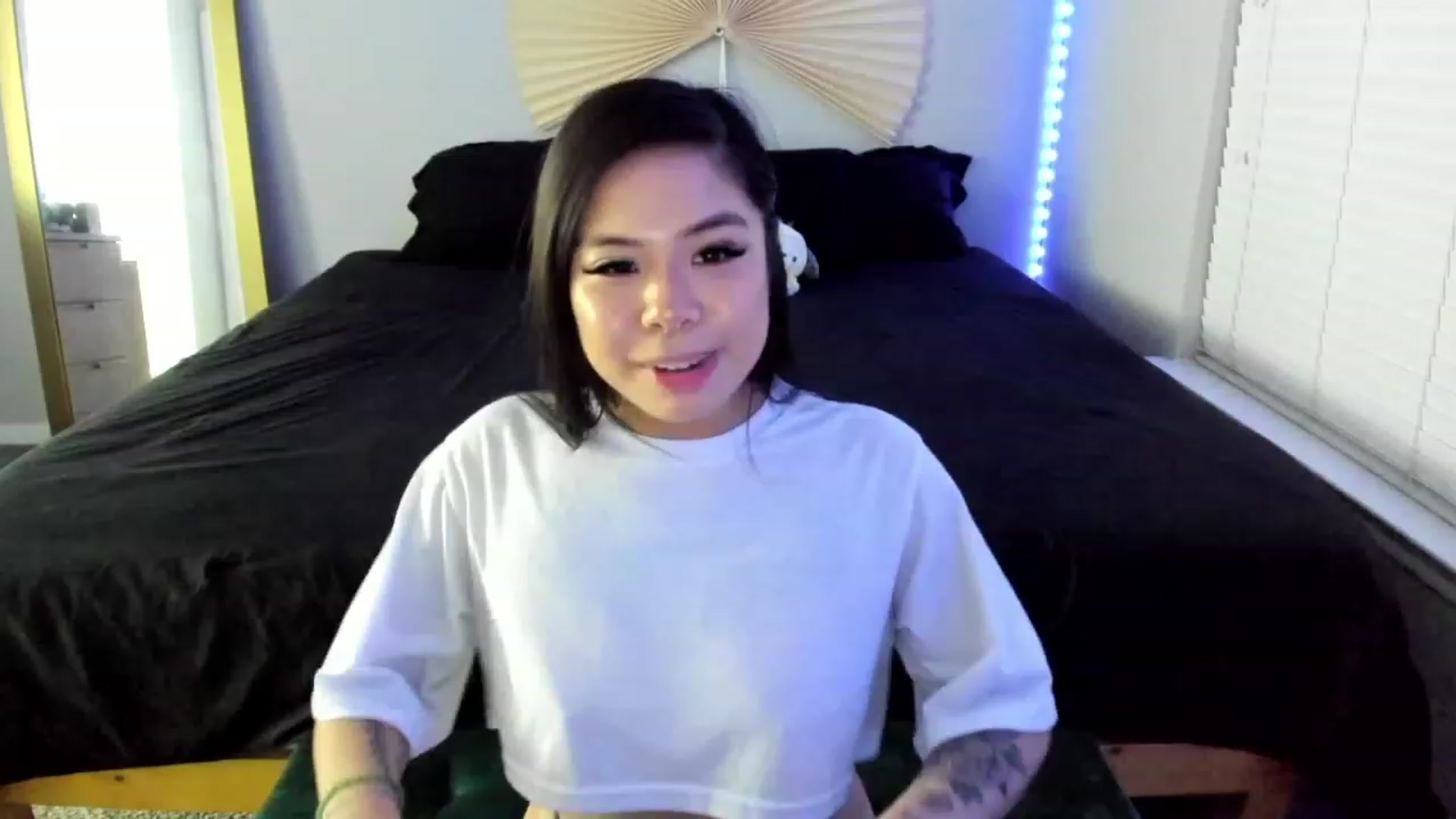 Gallery image thumbnail from dolllface's myfreecams stream on, 08/01/2023, 07:27 image 12 of 20