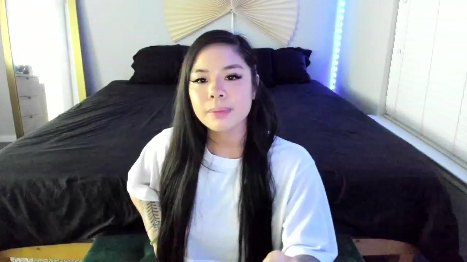 Gallery image thumbnail from dolllface's myfreecams stream on, 08/01/2023, 07:27 image 5 of 20