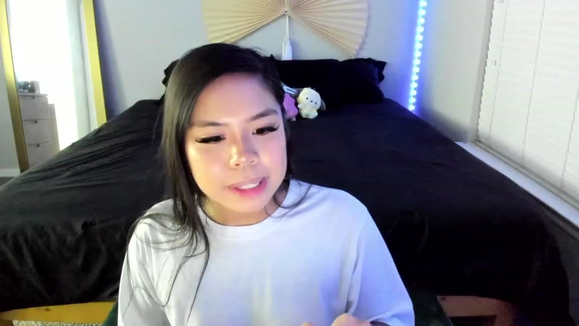 Gallery image thumbnail from dolllface's myfreecams stream on, 08/01/2023, 07:27 image 14 of 20