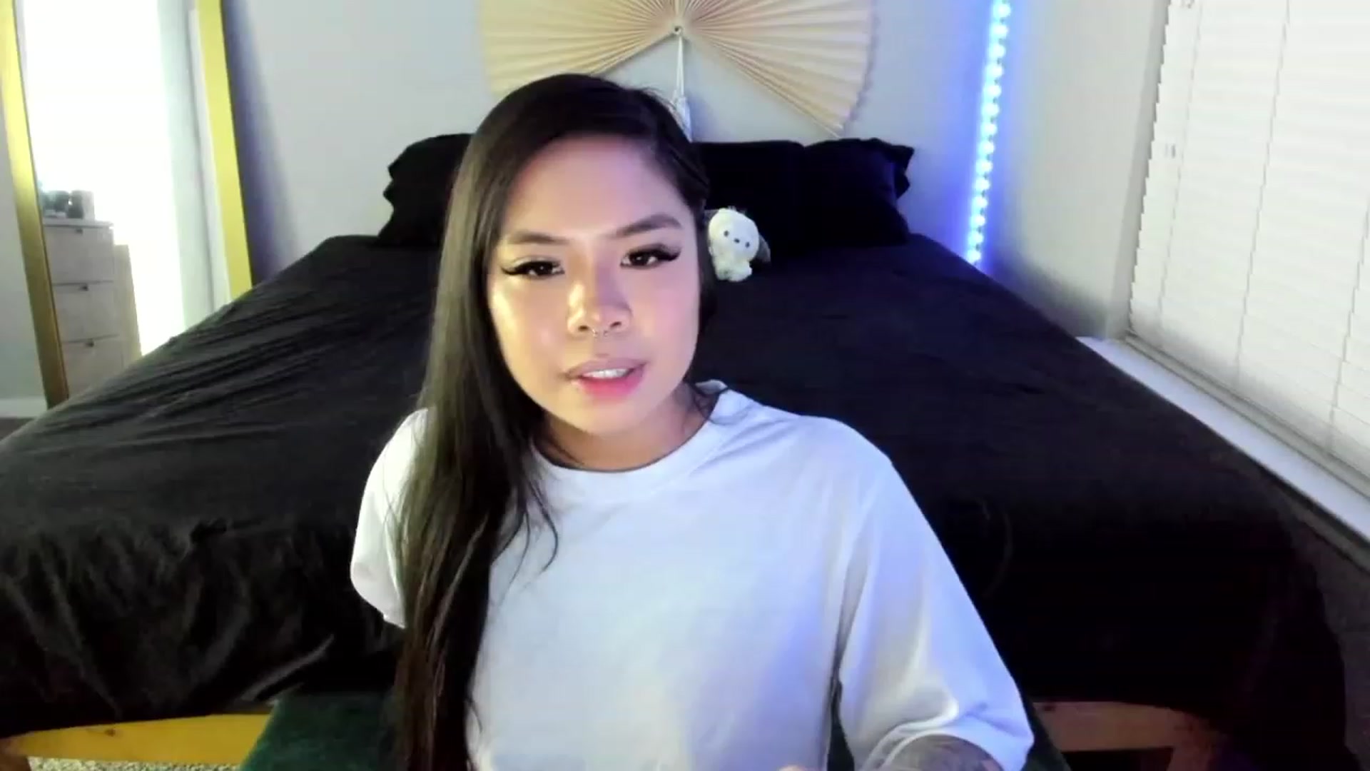 Gallery image thumbnail from dolllface's myfreecams stream on, 08/01/2023, 07:27 image 7 of 20