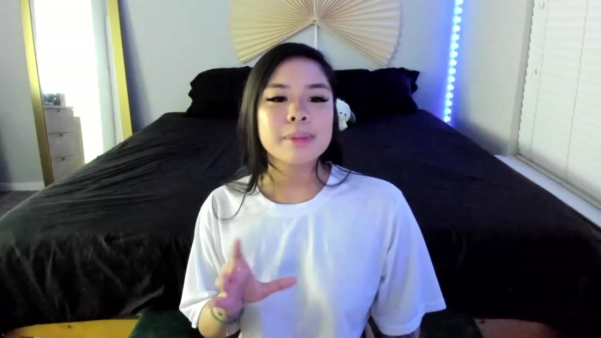 Gallery image thumbnail from dolllface's myfreecams stream on, 08/01/2023, 09:03 image 7 of 20