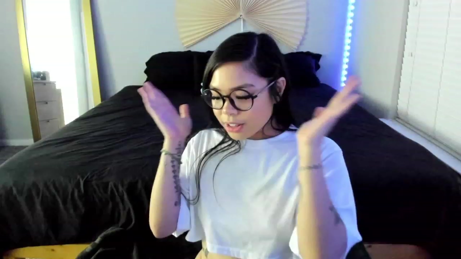 Gallery image thumbnail from dolllface's myfreecams stream on, 08/01/2023, 09:03 image 16 of 20