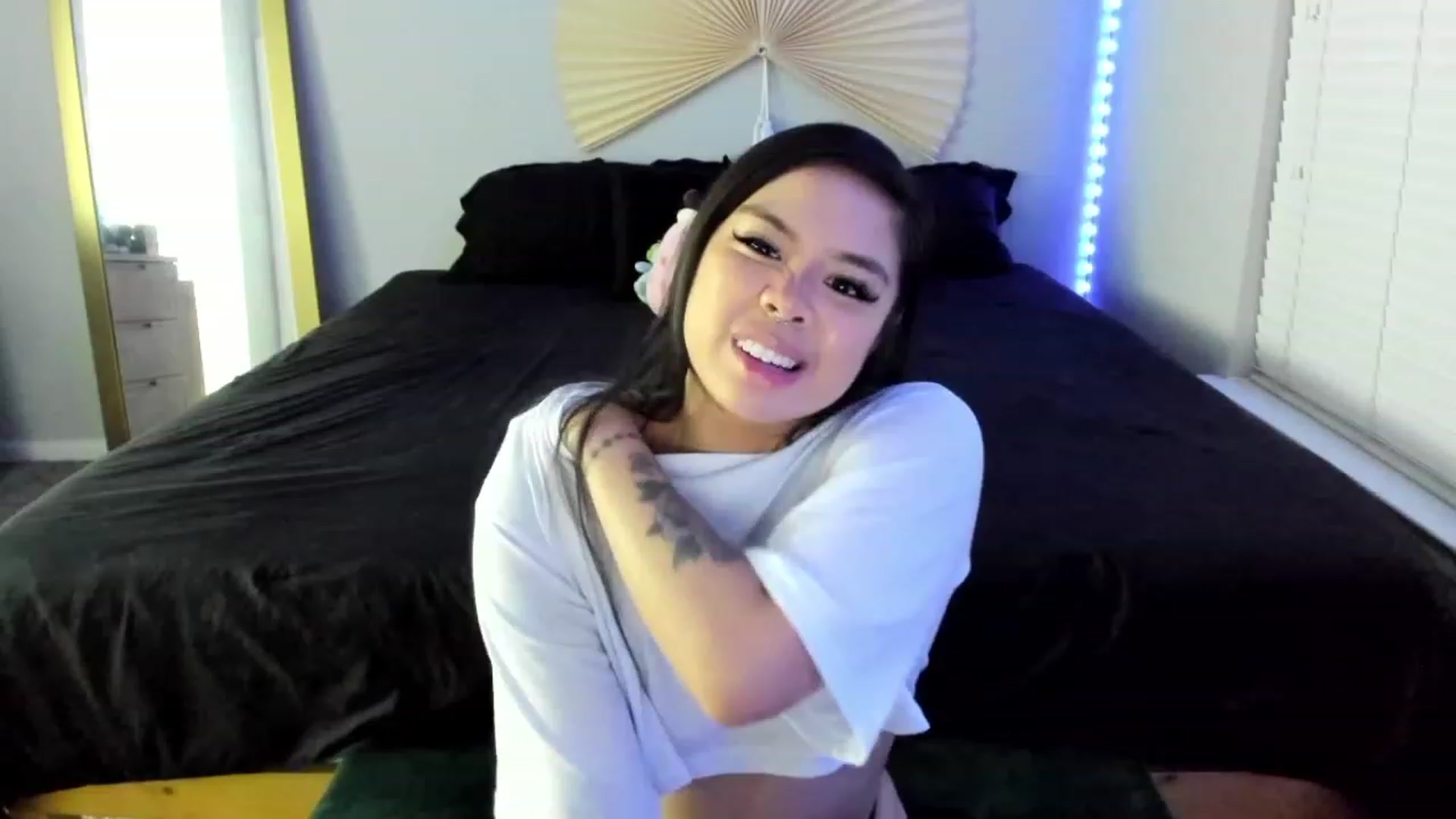 Gallery image thumbnail from dolllface's myfreecams stream on, 08/01/2023, 09:03 image 5 of 20