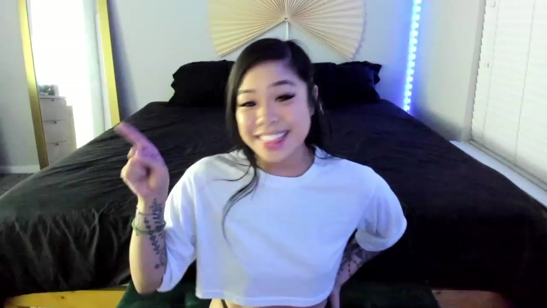 Gallery image thumbnail from dolllface's myfreecams stream on, 08/01/2023, 09:03 image 15 of 20