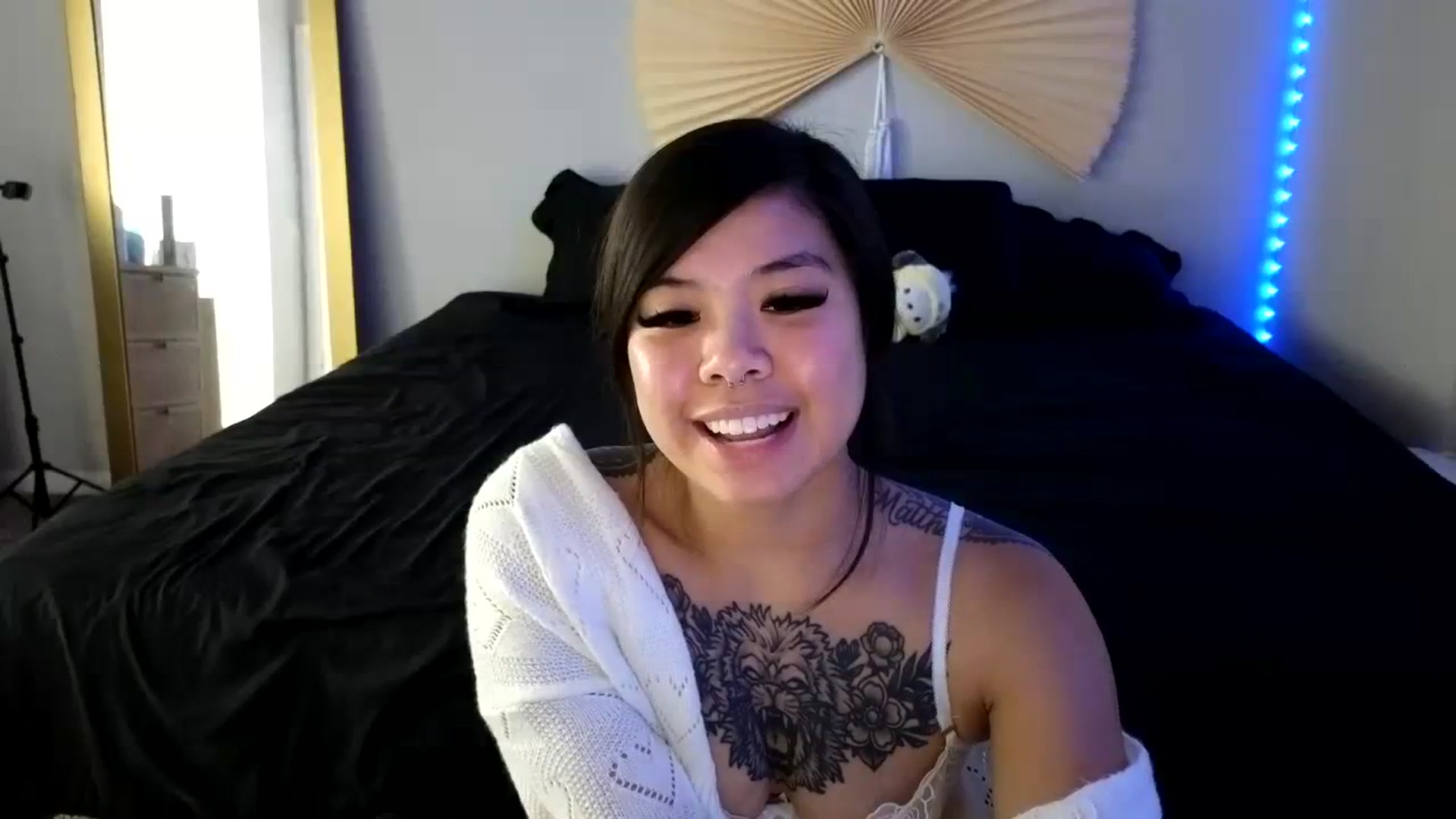 Gallery image thumbnail from dolllface's myfreecams stream on, 08/03/2023, 08:53 image 5 of 20