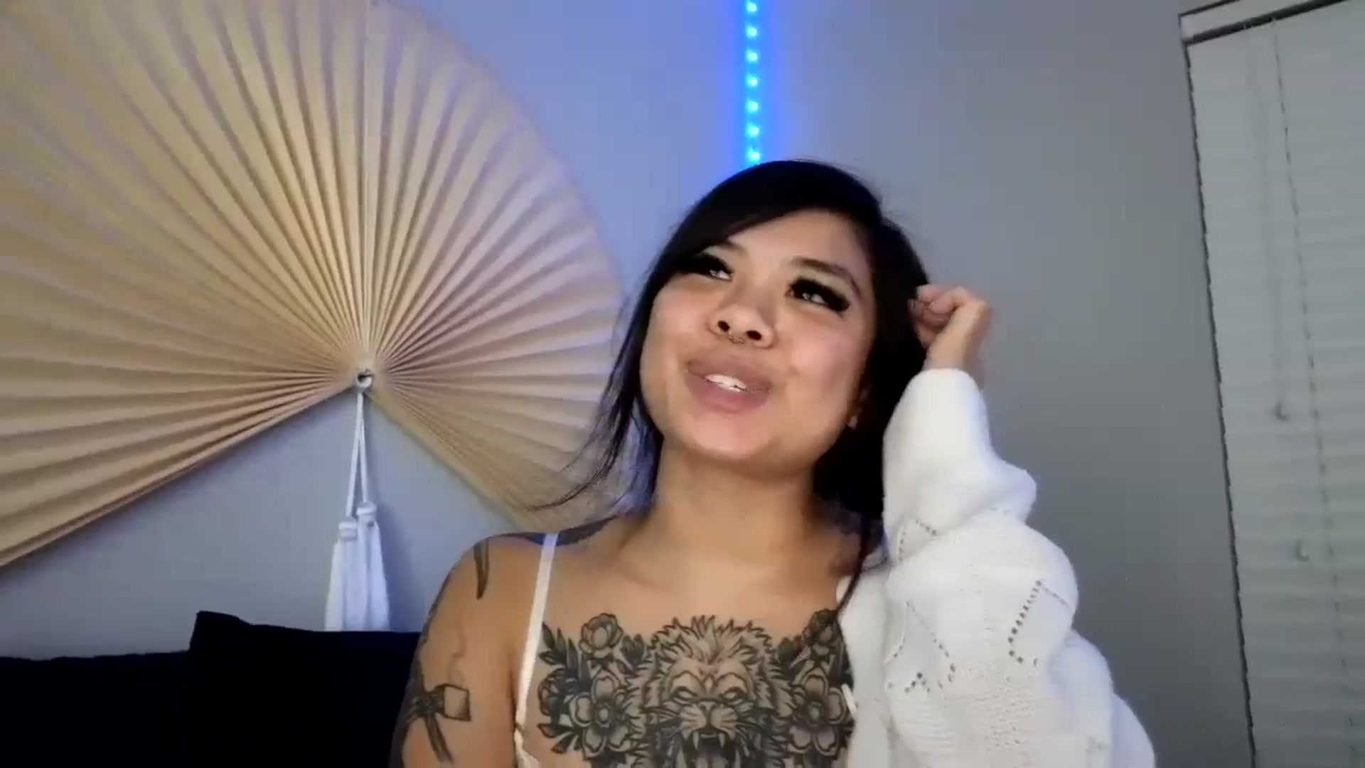 Gallery image thumbnail from dolllface's myfreecams stream on, 08/03/2023, 09:14 image 16 of 20