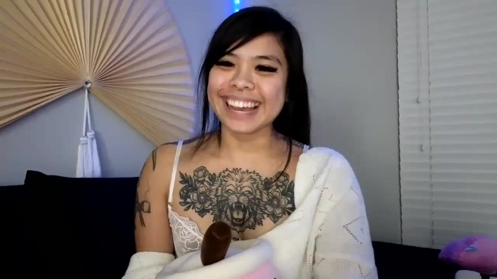 Gallery image thumbnail from dolllface's myfreecams stream on, 08/03/2023, 09:14 image 5 of 20
