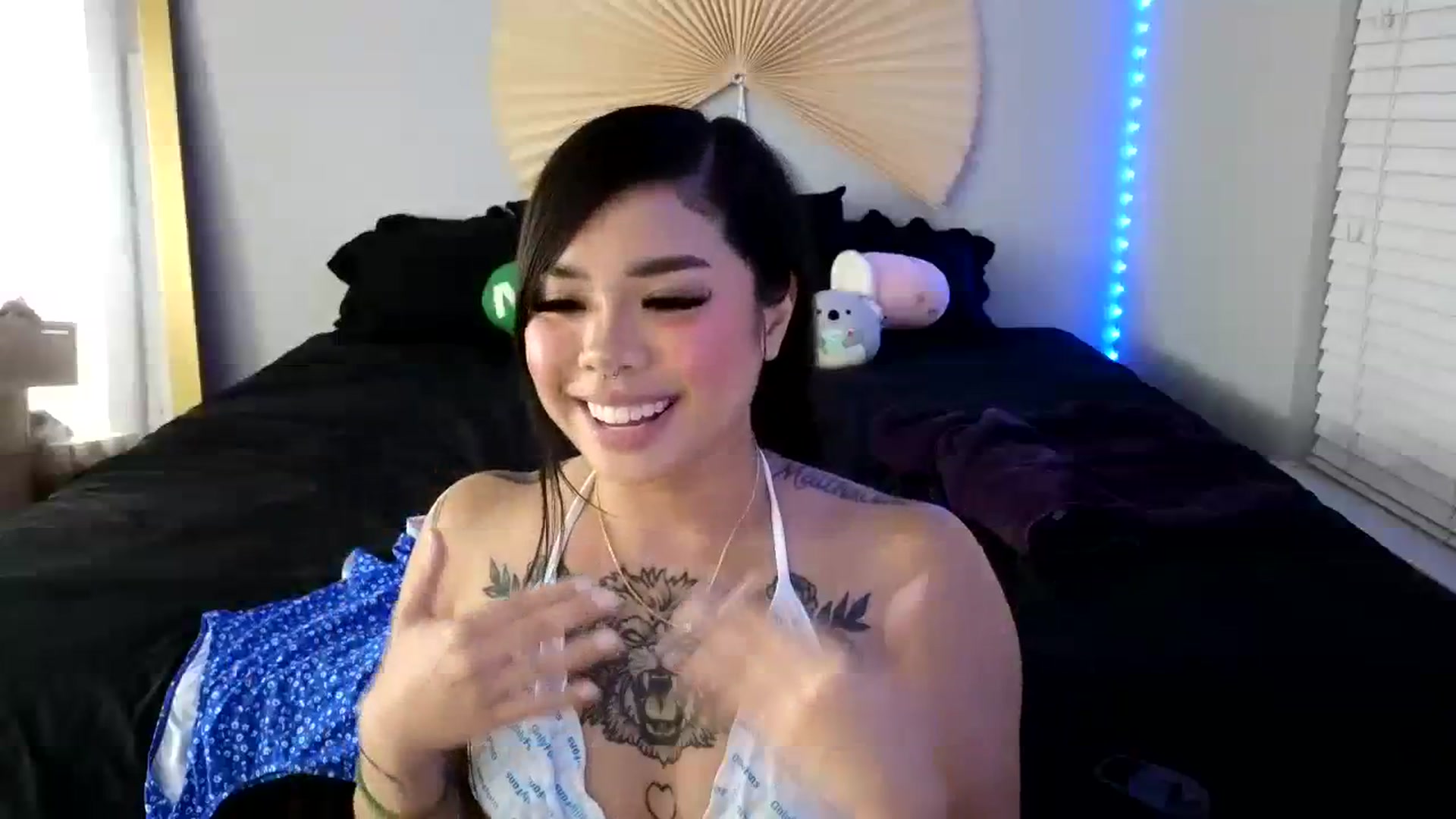 Gallery image thumbnail from dolllface's myfreecams stream on, 08/05/2023, 08:49 image 5 of 20