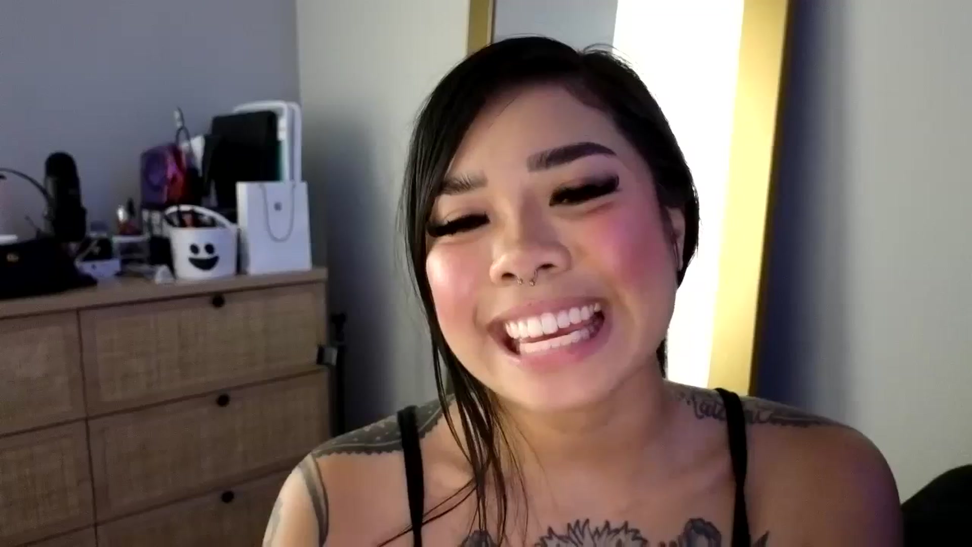 Gallery image thumbnail from dolllface's myfreecams stream on, 08/05/2023, 09:53 image 3 of 20