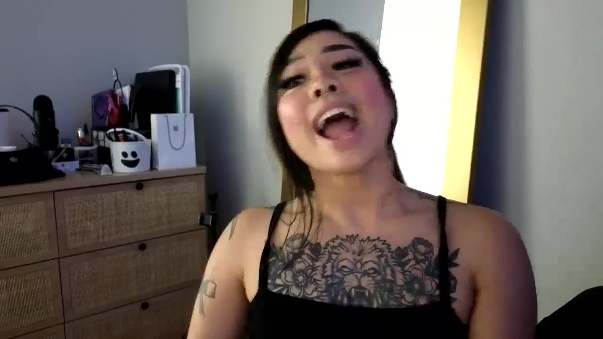 Gallery image thumbnail from dolllface's myfreecams stream on, 08/05/2023, 09:53 image 4 of 20