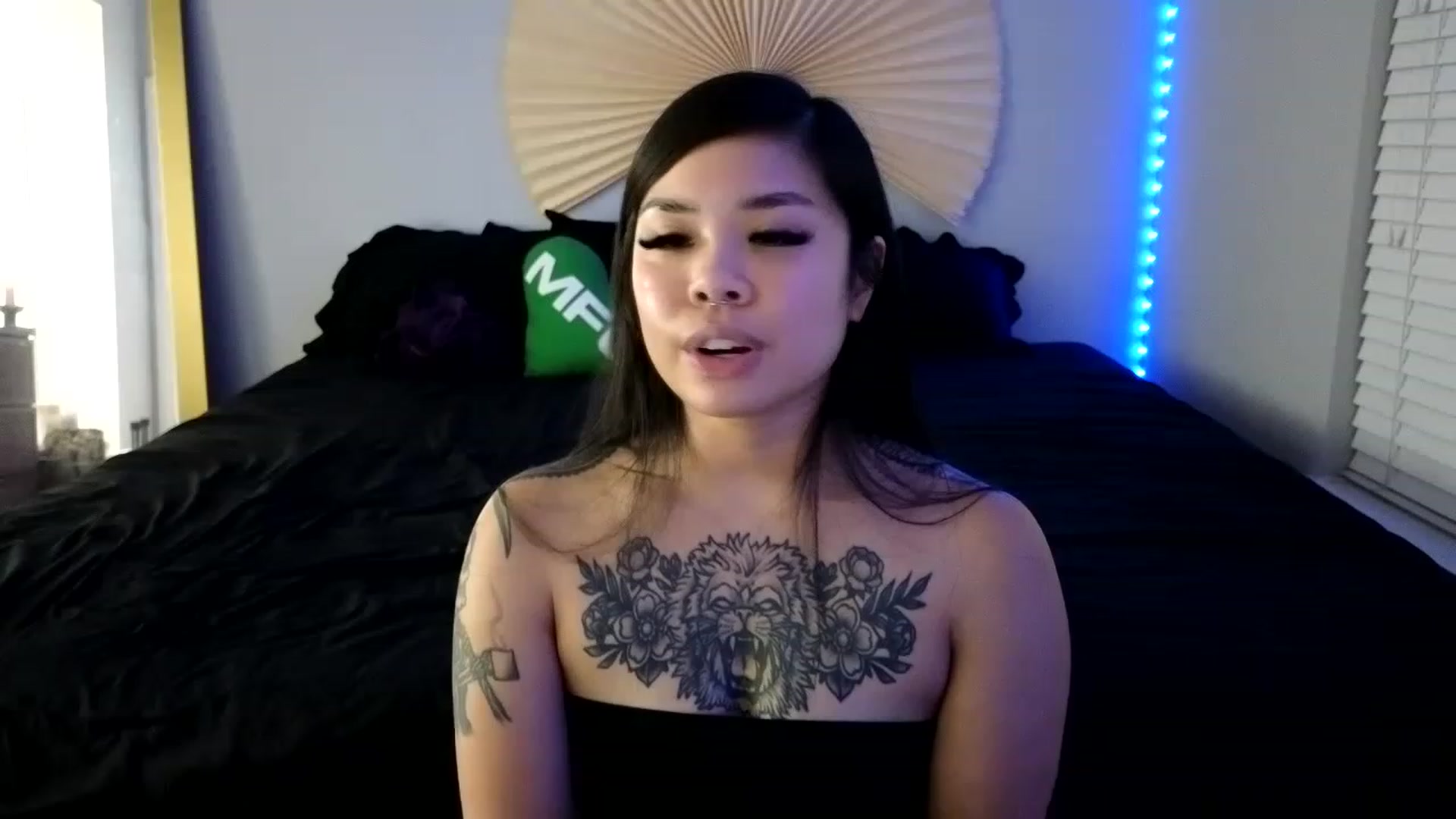 Gallery image thumbnail from dolllface's myfreecams stream on, 08/08/2023, 08:37 image 12 of 20