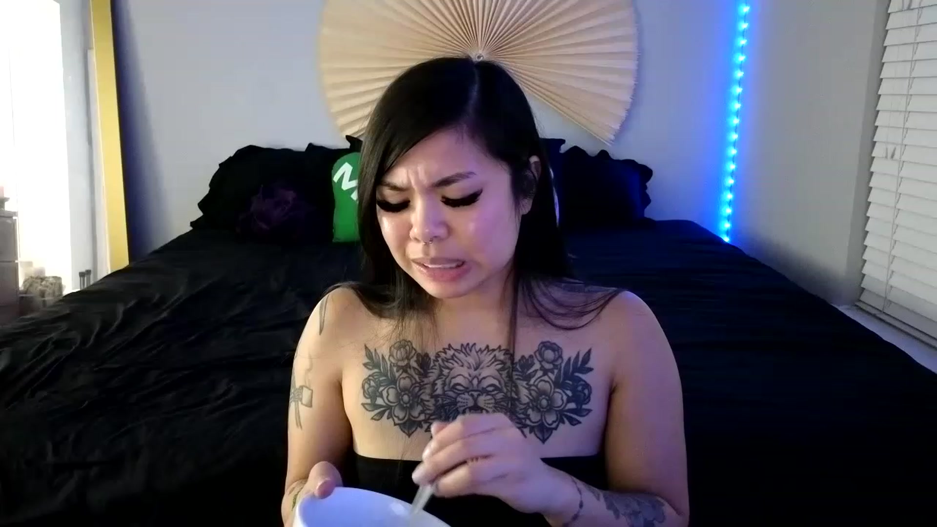 Gallery image thumbnail from dolllface's myfreecams stream on, 08/08/2023, 08:37 image 13 of 20