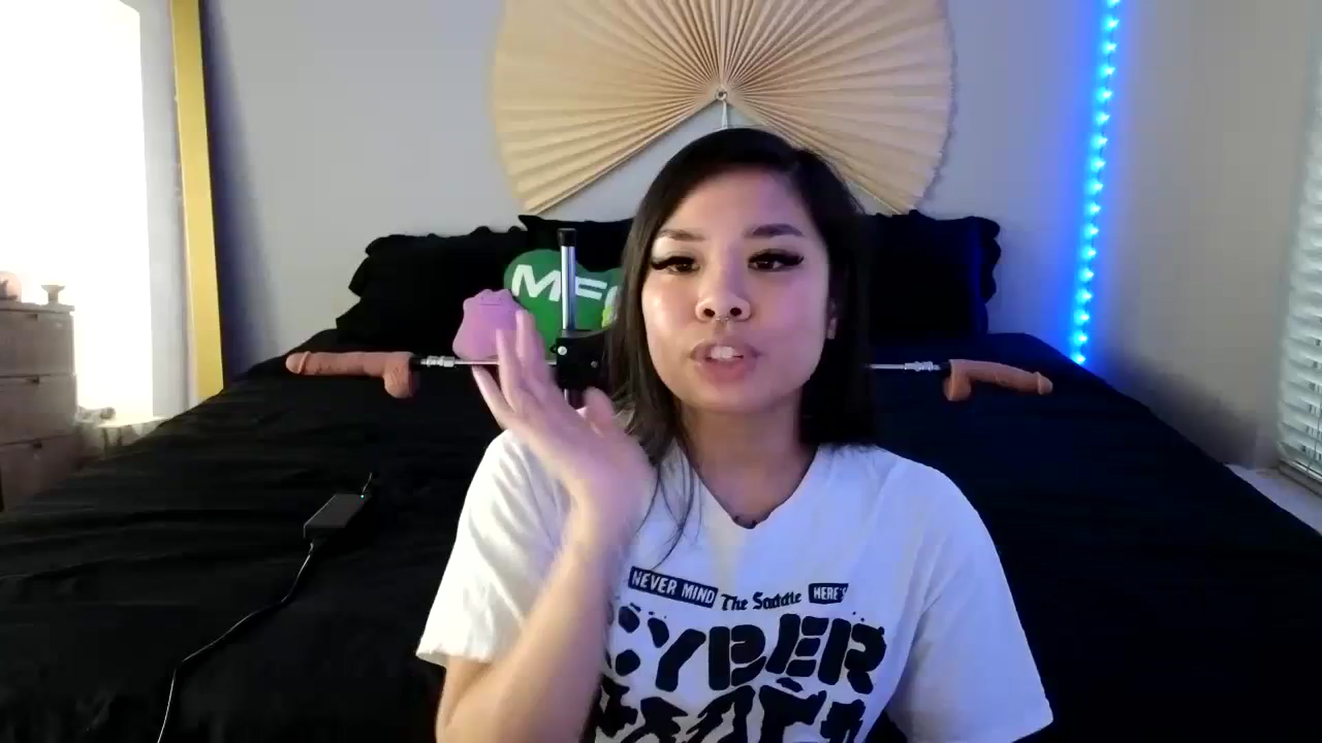 Gallery image thumbnail from dolllface's myfreecams stream on, 08/09/2023, 13:01 image 14 of 20